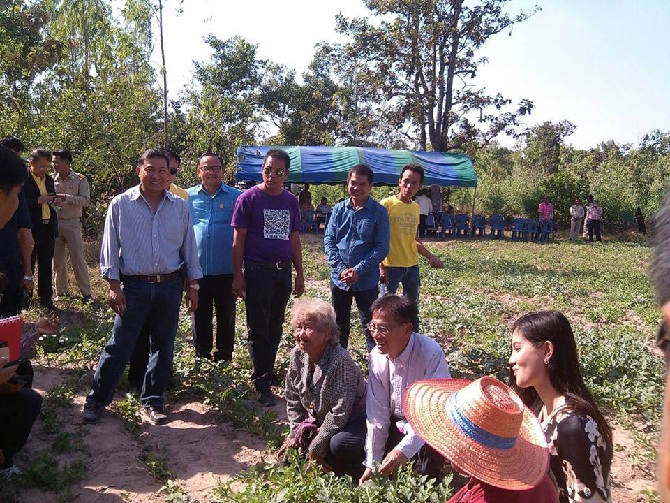 พช.ยโสธร เคลื่อนทัพเพื่อขับเคลื่อนยุทธศาสตร์พลังแผ่นดินเอาชนะยาเสพติดฯ ร่วมกับเครือข่ายกองทุนแม่ของแผ่นดินระดับอำเภอ ดำเนินกิจกรรมตามโครงการตรวจสุขภาพกองทุนแม่ของแผ่นดิน ประจำปี 2559