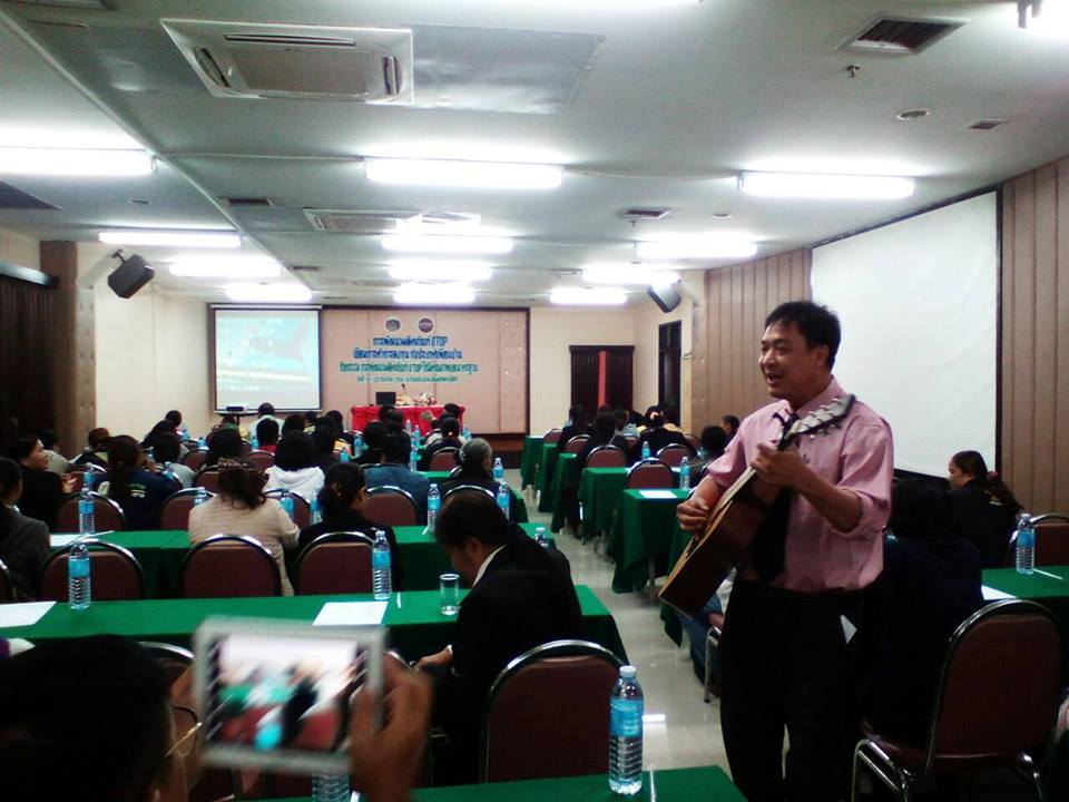 พัฒนาศักยภาพกองทุนหมู่บ้านและมาตรการส่งเสริมความเป็นอยู่ระดับหมู่บ้านกองทุนละ 1 ล้านบาท