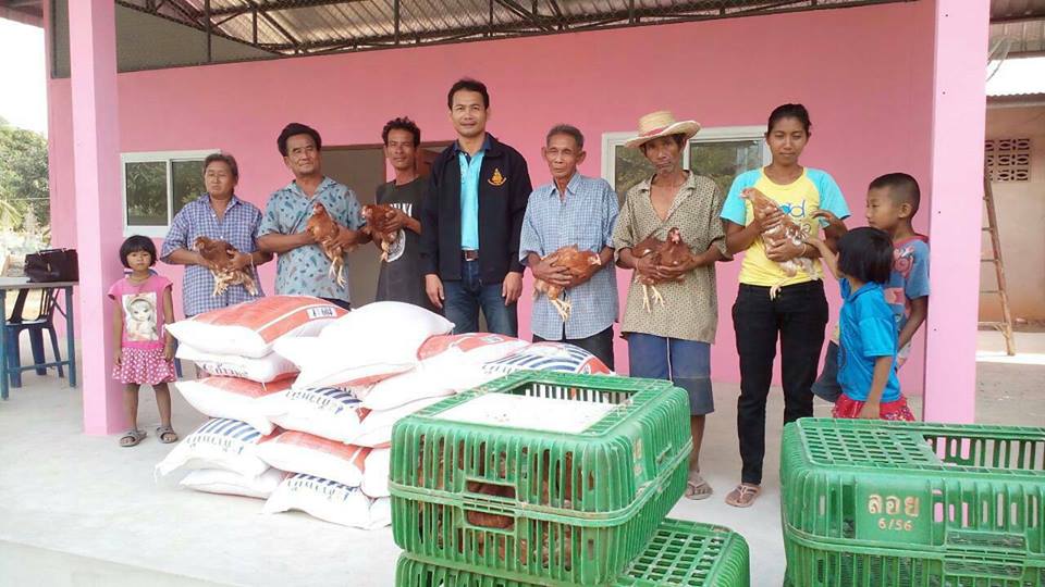 เยี่ยมให้กำลังใจและติดตามครัวเรือนยากจนตามโครงการพัฒนาชีวิตเพียงพอ บนวิถีความพอเพียง บ้านหัวนา หมู่ 6 ต.ห้วยแก้ง อ.กุดชุม จ.ยโสธร