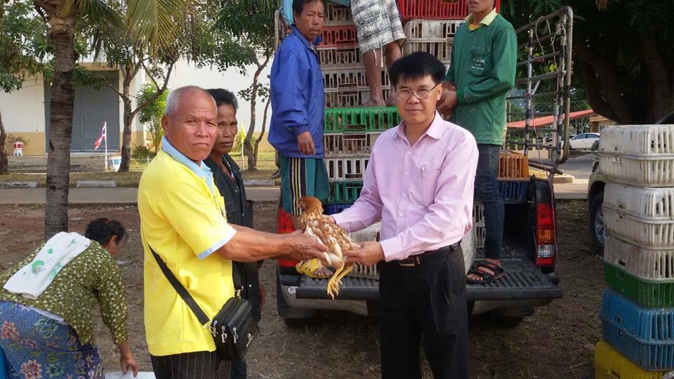 เยี่ยมให้กำลังใจและติดตามครัวเรือนยากจนตามโครงการพัฒนาชีวิตเพียงพอ บนวิถีความพอเพียง บ้านหัวนา หมู่ 6 ต.ห้วยแก้ง อ.กุดชุม จ.ยโสธร