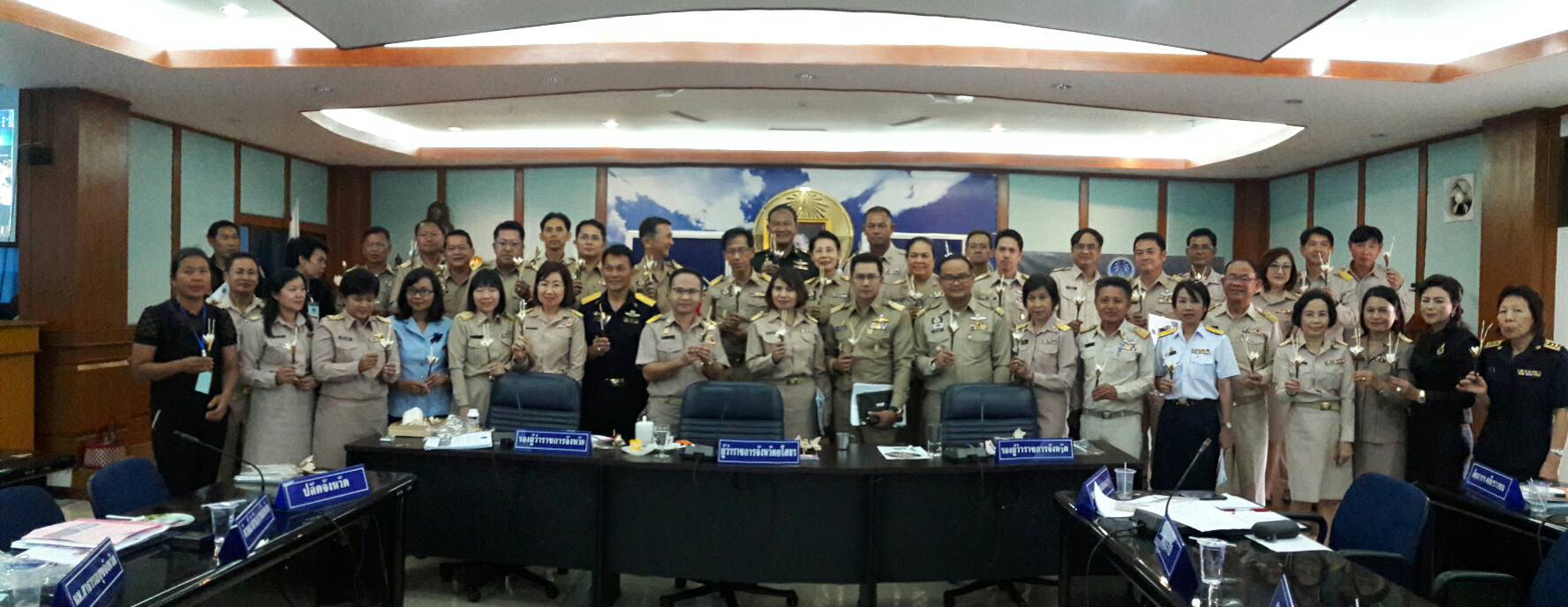 @พช.ยโสธร…เมืองบั้งไฟโก้ แตงโมหวาน…โครงการจิตอาสาประดิษฐ์ดอกไม้จันทน์พระราชทาน” จังหวัดยโสธร