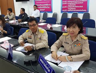 @พช.ยโสธร…เมืองบั้งไฟโก้  แตงโมหวาน…ร่วมประชุมคณะกรรมการจัดกิจกรรมรณรงค์ประชาสัมพันธ์เนื่องในวันต่อต้านยาเสพติดโลก(26 มิถุนายน) ประจำปี 2560 จังหวัดยโสธร