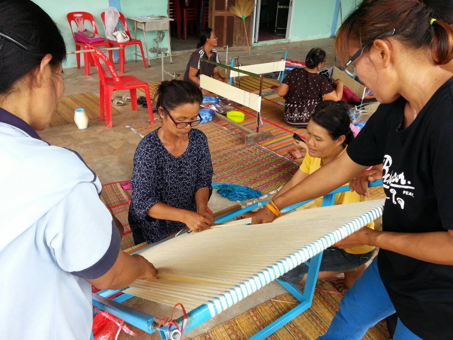 @พช.ยโสธร…เมืองบั้งไฟโก้ แตงโมหวาน…ดำเนินโครงการงบกลุ่ม จว.ปี 2560 กิจกรรมการออกแบบลวดลายผ้าไหมฯ