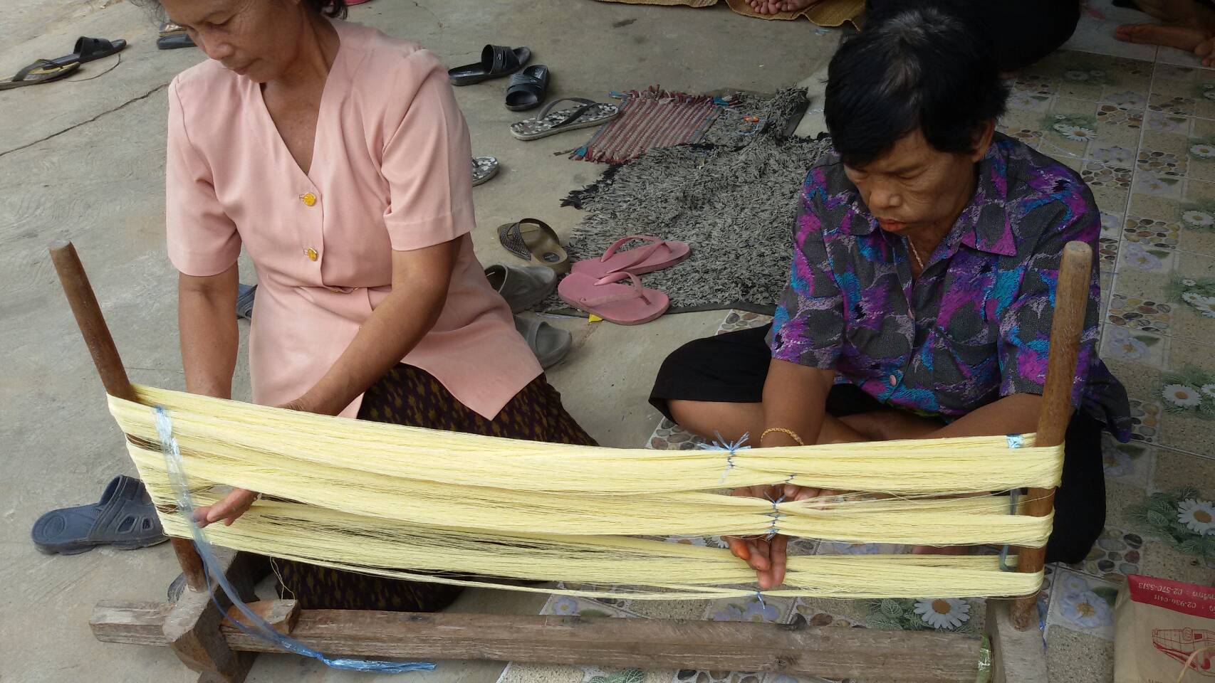 @พช.ยโสธร…เมืองบั้งไฟโก้ แตงโมหวาน…ดำเนินโครงการงบกลุ่ม จว.ปี 2560 กิจกรรมการออกแบบลวดลายผ้าไหมฯ