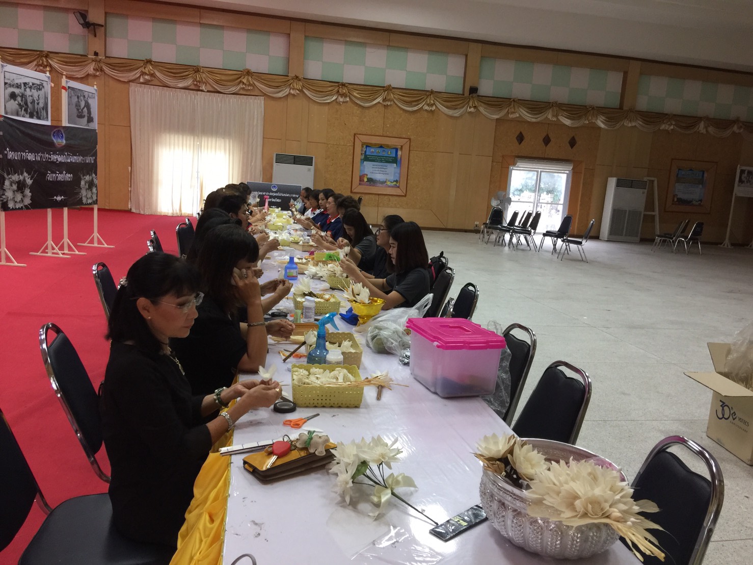 @พช.ยโสธร…เมืองบั้งไฟโก้ แตงโมหวาน…ร่วมใจทำดอกไม้จันทน์ตาม “โครงการจิตอาสาทำดอกไม้จันทน์พระราชทาน”