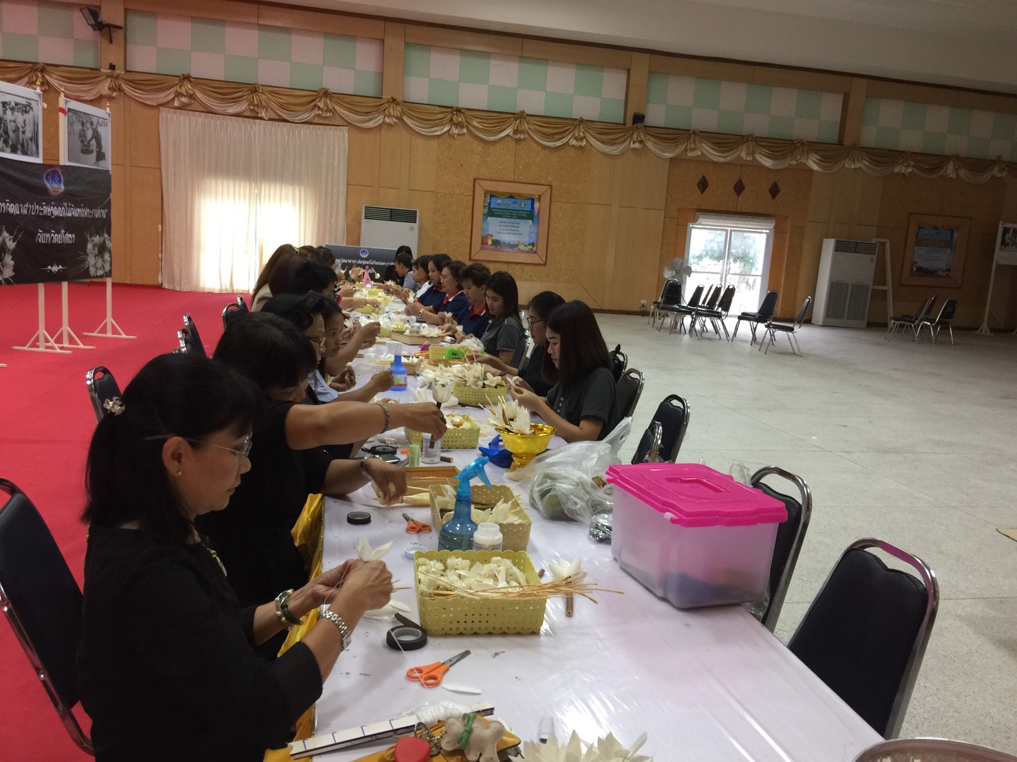 @พช.ยโสธร…เมืองบั้งไฟโก้ แตงโมหวาน…ร่วมใจทำดอกไม้จันทน์ตาม “โครงการจิตอาสาทำดอกไม้จันทน์พระราชทาน”