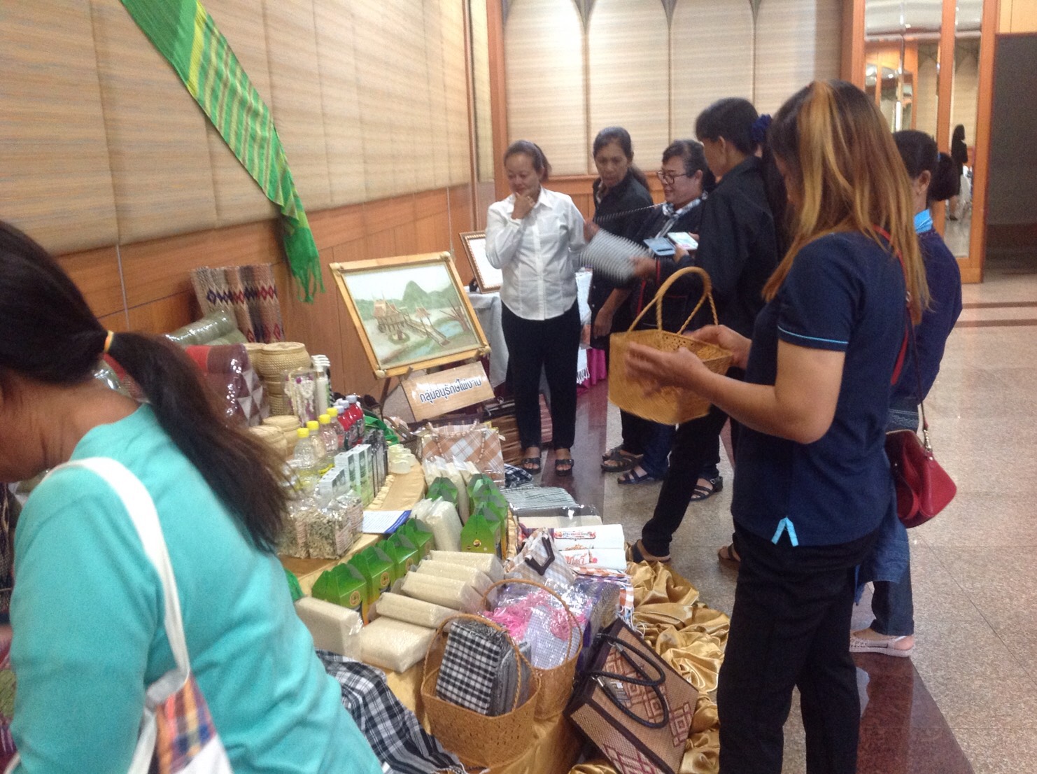 @พช.ยโสธร…เมืองบั้งไฟโก้ แตงโมหวาน…ขับเคลื่อนโครงการอบรมกลุ่มผู้ผลิต ผู้ประกอบการ OTOP ตามโครงการพัฒนาและส่งเสริมการค้าชายแดนกลุ่มจังหวัด