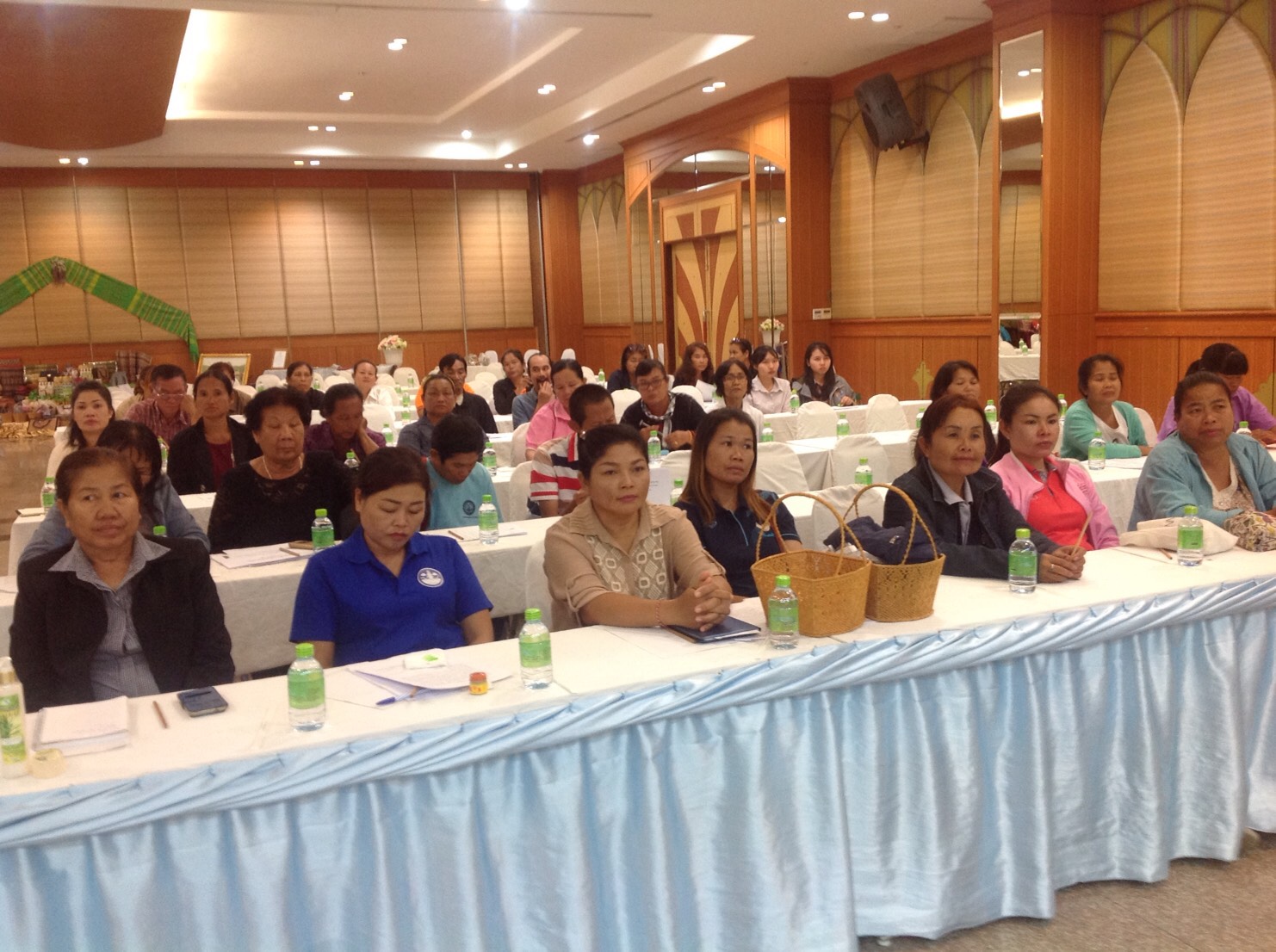 @พช.ยโสธร…เมืองบั้งไฟโก้ แตงโมหวาน…ขับเคลื่อนโครงการอบรมกลุ่มผู้ผลิต ผู้ประกอบการ OTOP ตามโครงการพัฒนาและส่งเสริมการค้าชายแดนกลุ่มจังหวัด