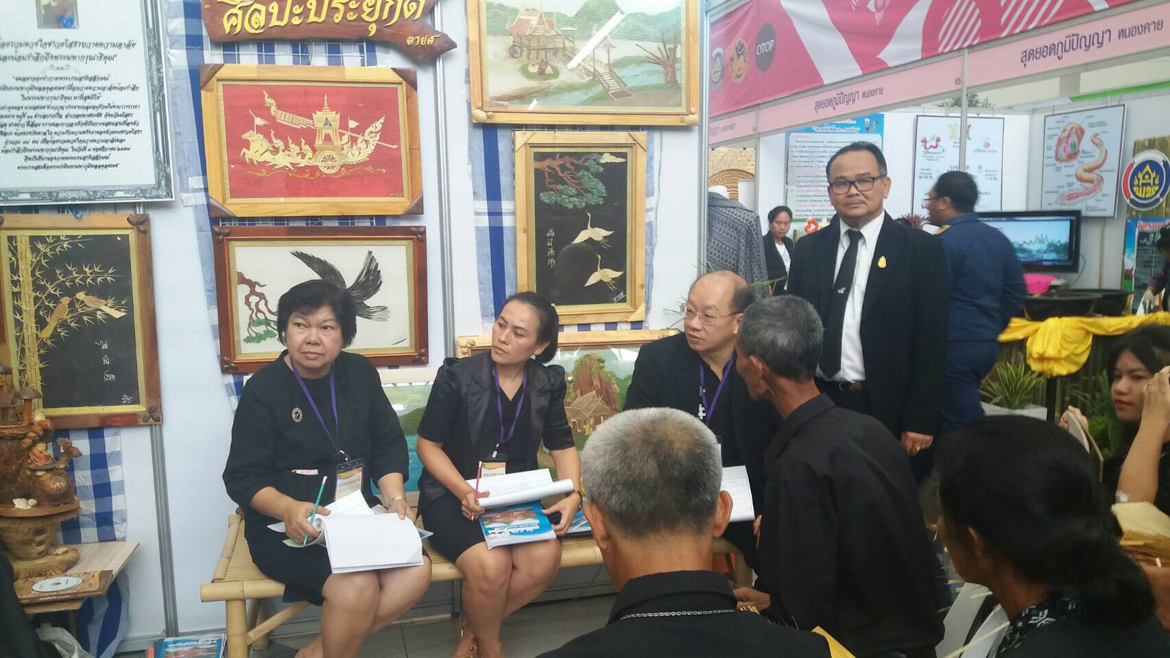 @พช.ยโสธร ร่วมพิธีเปิดงานมหกรรมสานพลังประชารัฐ พัฒนาเศรษฐกิจฐานราก (CD Day 2017)