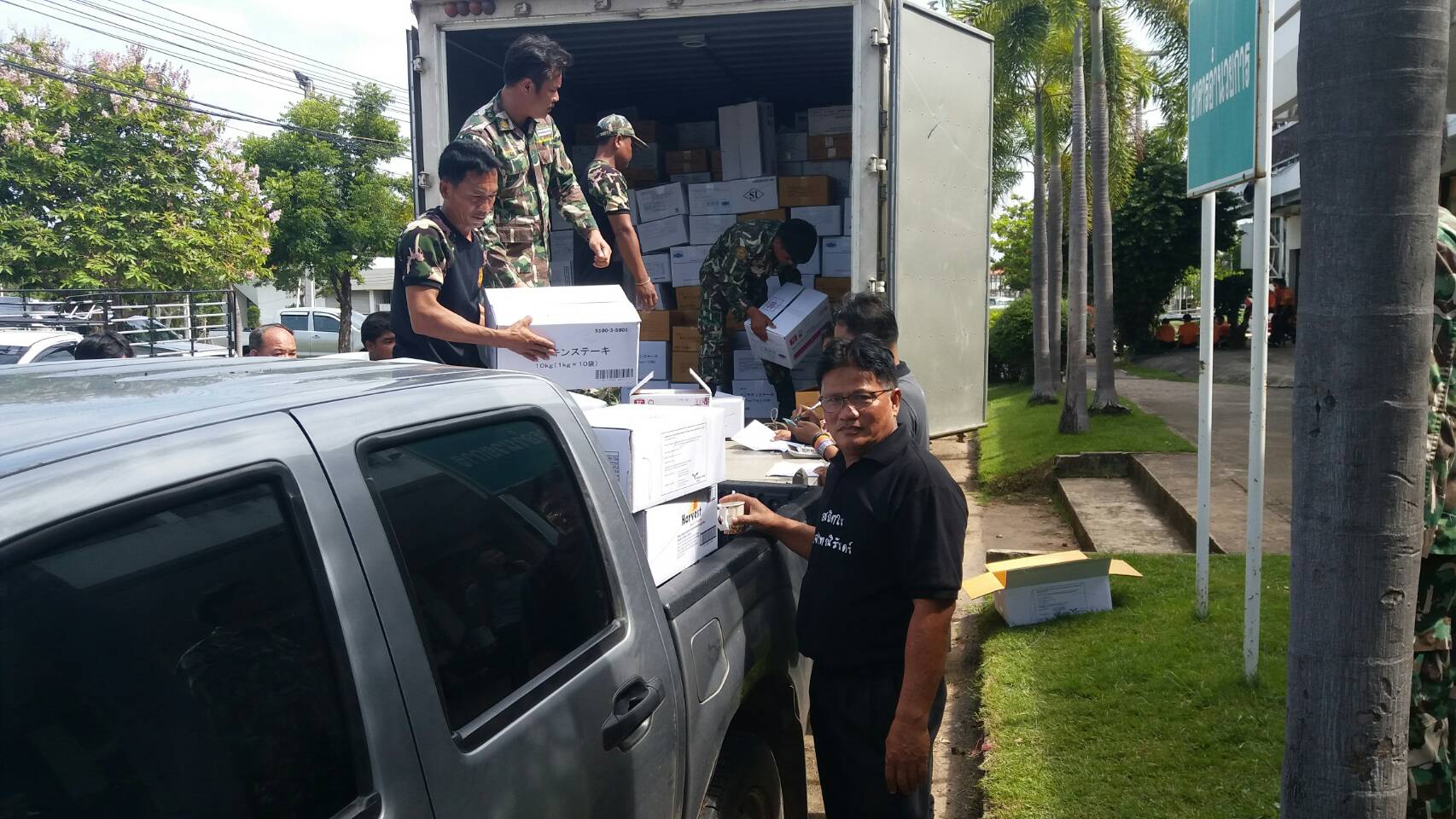 @พช.ยโสธร รับมอบวัตถุดิบ (ไก่ทอดปรุงสุกแล้ว 60%) จากโครงการเพื่อนพึ่งพา (ภาฯ) มูลนิธิอาสาเพื่อนพึ่ง (ภาฯ) ยามยาก สภากาชาดไทย