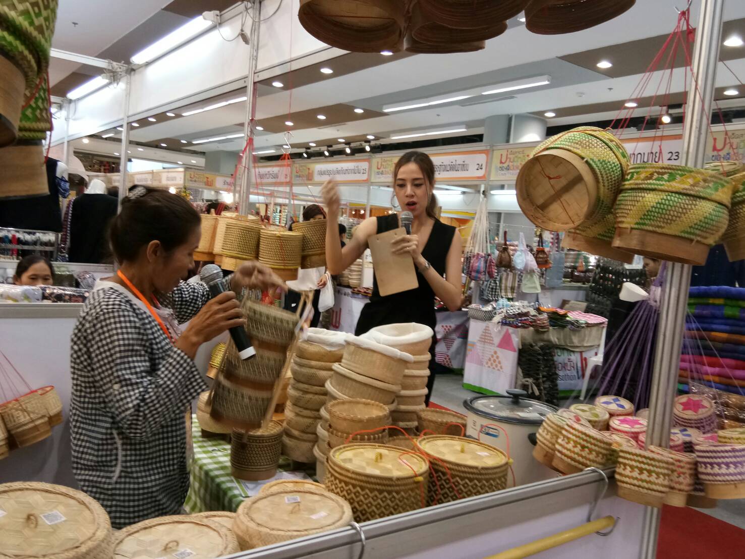 @พช.ยโสธร จัดงานเด็ดสาระตี่…ม่วนอีหลี ของดีเมืองบั้งไฟ Enjoy…Yasothon