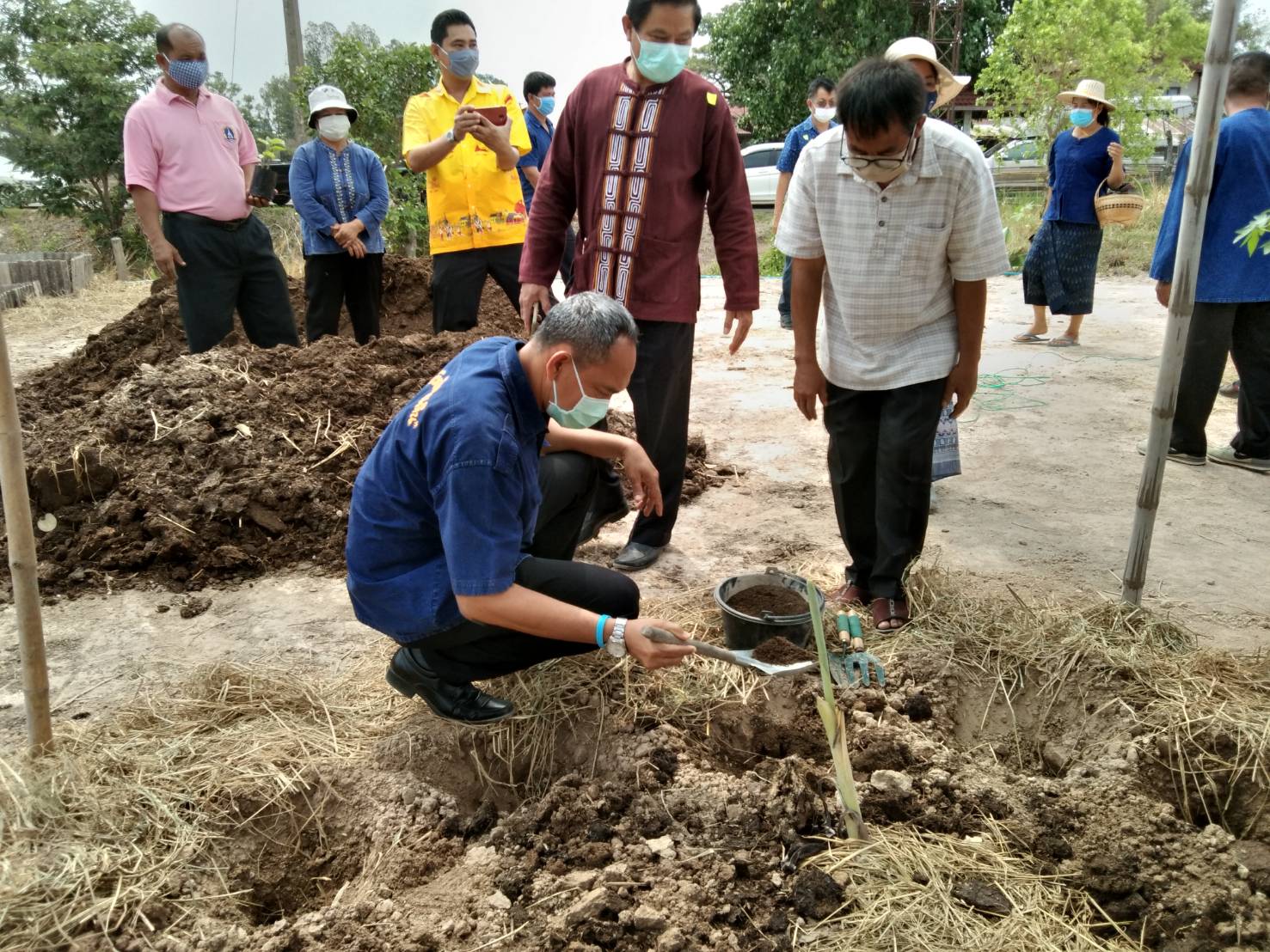ยโสธร…Kick off สตรีแบ่งปันรัก ปลูกพืชผักปลอดภัย อำเภอป่าติ้ว จังหวัดยโสธร