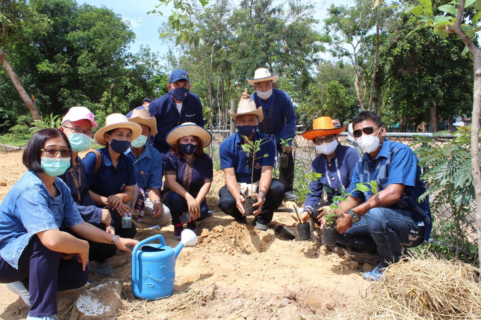 ยโสธร…ร่วมกิจกรรมโครงการขับเคลื่อนพื้นที่ต้นแบบการพัฒนาคุณภาพชีวิตตามหลักทฤษฎีใหม่ ของพระบาทสมเด็จพระเจ้าอยู่หัว รัชกาลที่ 9 ประยุกต์ สู่ “โคก หนอง นา โมเดล”