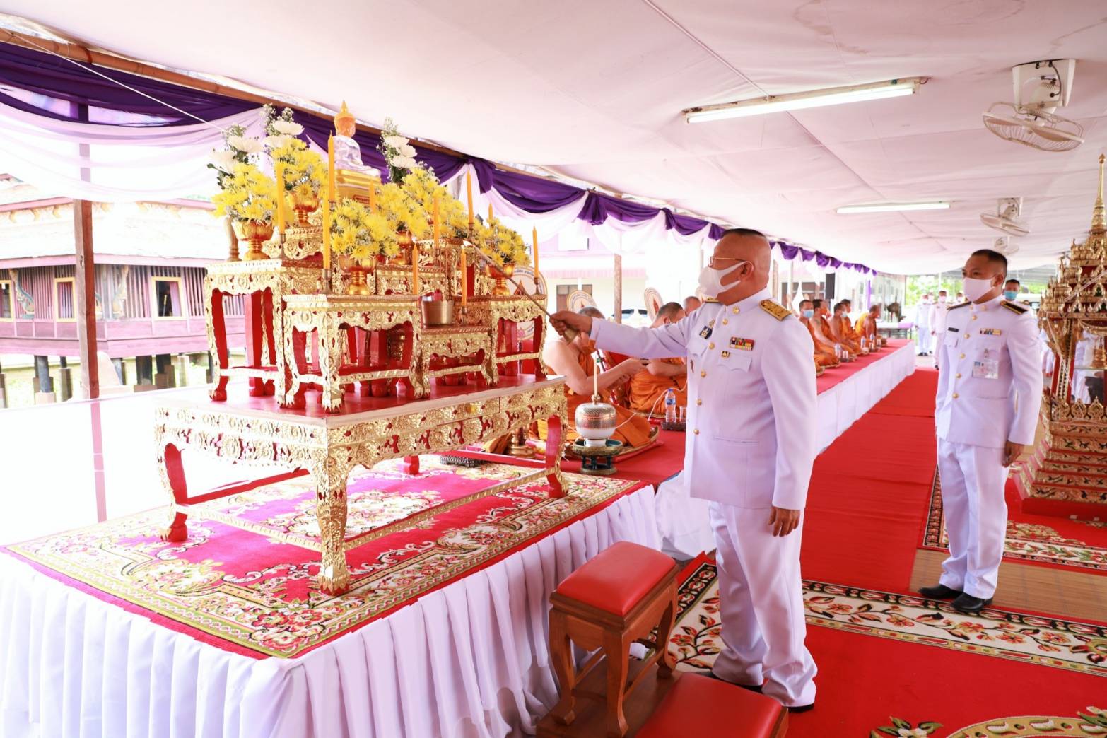ยโสธร…ร่วมพิธีเจริญพระพุทธมนต์สมโภชพระพุทธบุษยรัตน์และพระธาตุพระอานนท์เฉลิมพระเกียรติ และถวายพระราชกุศลแด่สมเด็จพระนางเจ้าฯ พระบรมราชินี