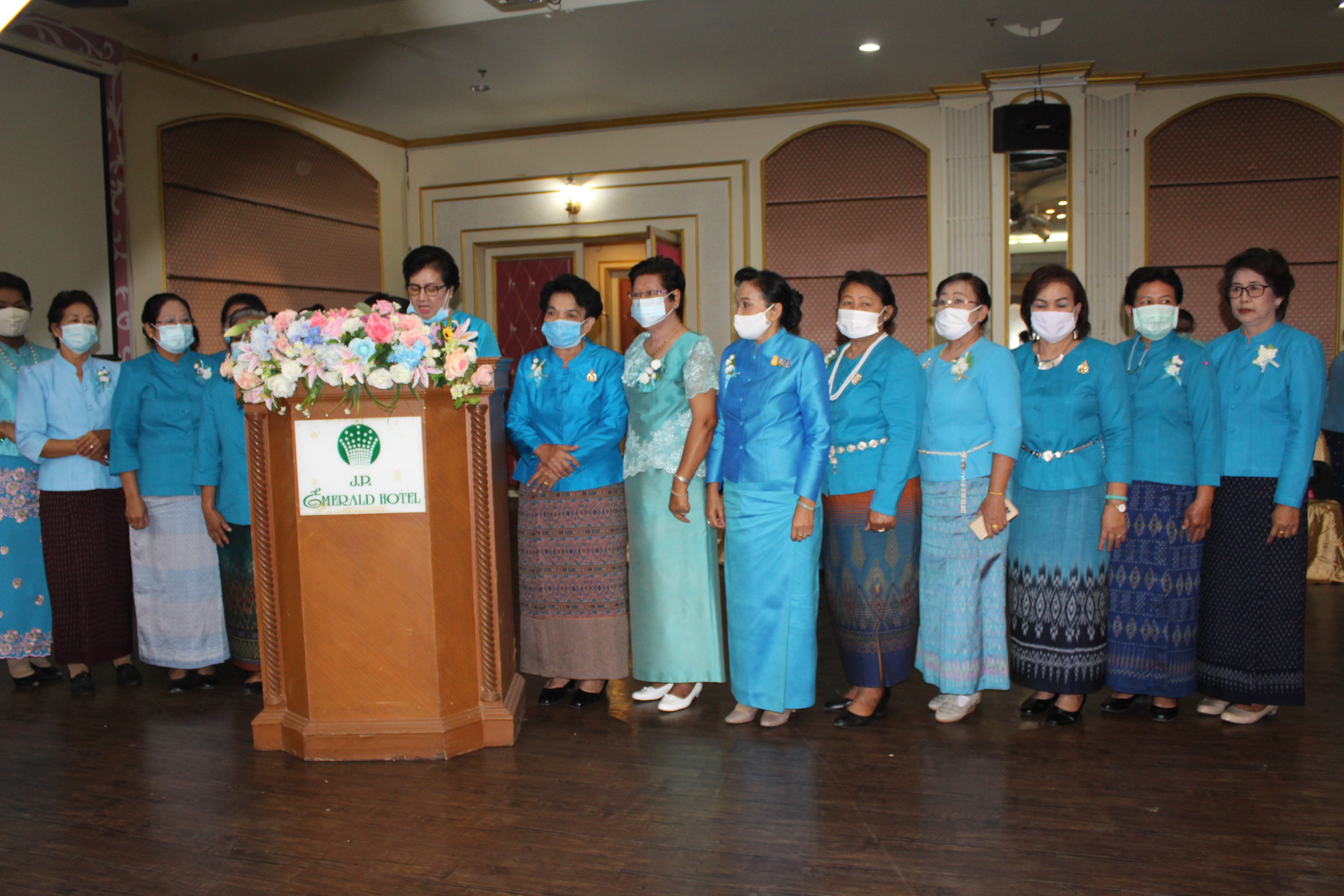 พช.ยโสธรผนึกพลังสตรียโสธรจัดกิจกรรม “รวมพลังไทยเทิดทูนพระเกียรติสมเด็จพระนางเจ้าสิริกิติ์ พระบรมราชินีนาถ พระบรมราชชนนีพันปีหลวง เนื่องในวันแม่แห่งชาติ ประจำปี 2563”