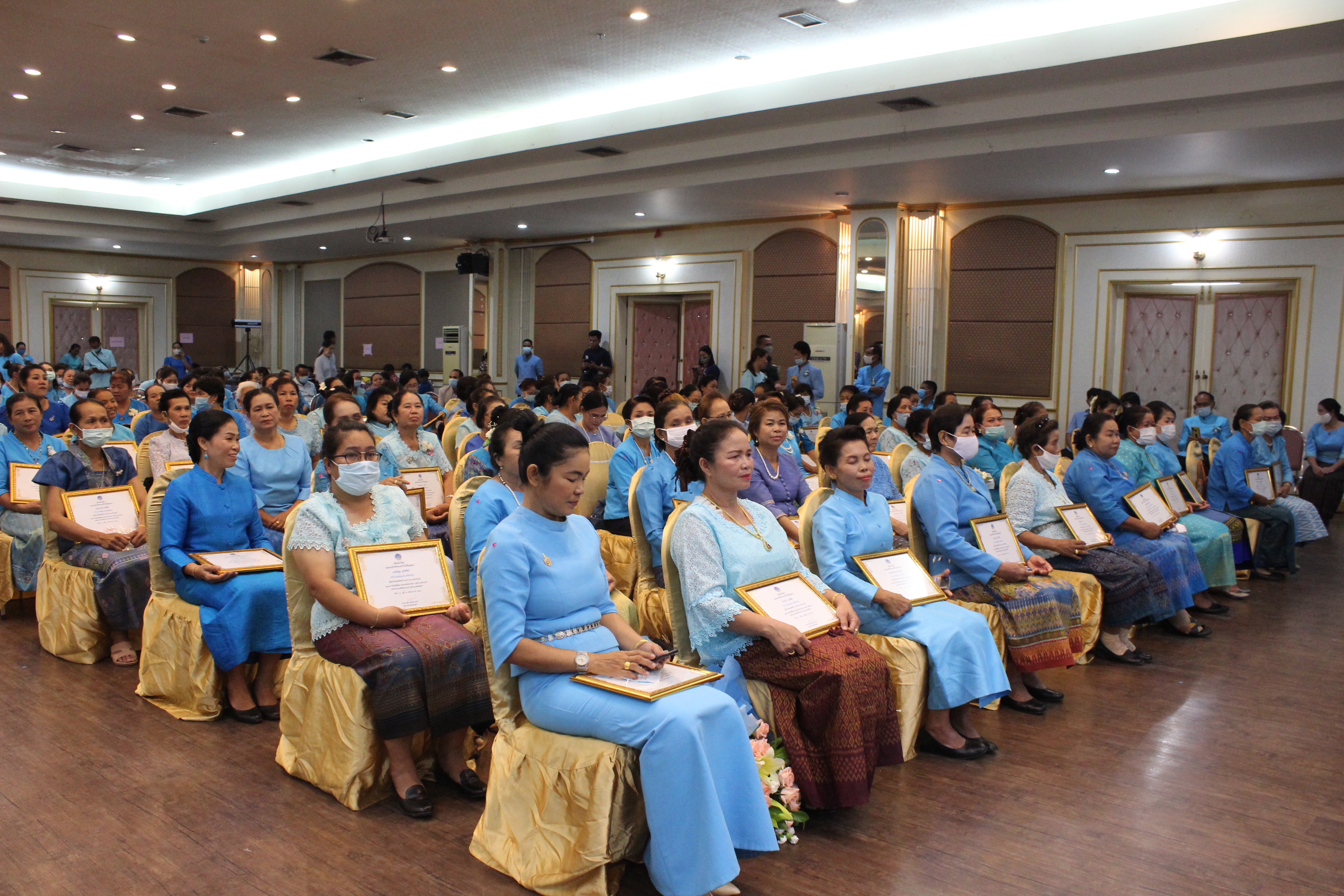 พช.ยโสธรผนึกพลังสตรียโสธรจัดกิจกรรม “รวมพลังไทยเทิดทูนพระเกียรติสมเด็จพระนางเจ้าสิริกิติ์ พระบรมราชินีนาถ พระบรมราชชนนีพันปีหลวง เนื่องในวันแม่แห่งชาติ ประจำปี 2563”