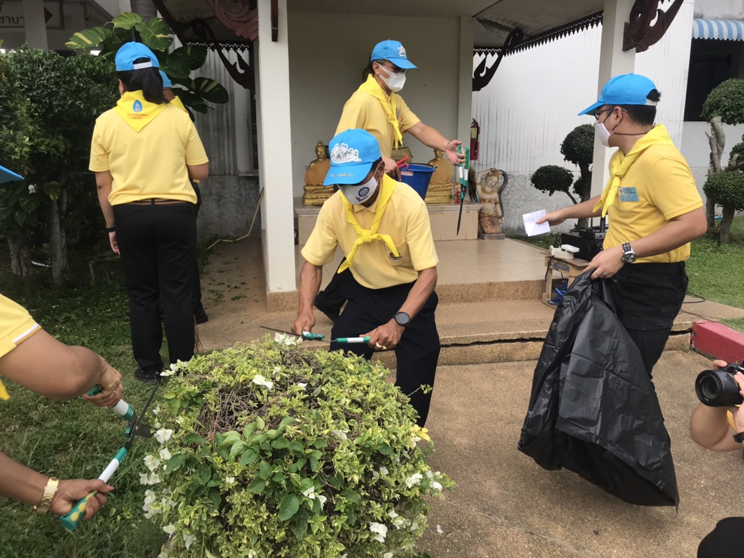 ยโสธรจิตอาสาพระราชทาน ร่วมกิจกรรมจิตอาสาพัฒนาโรงพยาบาล สถานพยาบาล ณ รพ. คำเขื่อนแก้ว จังหวัดยโสธ