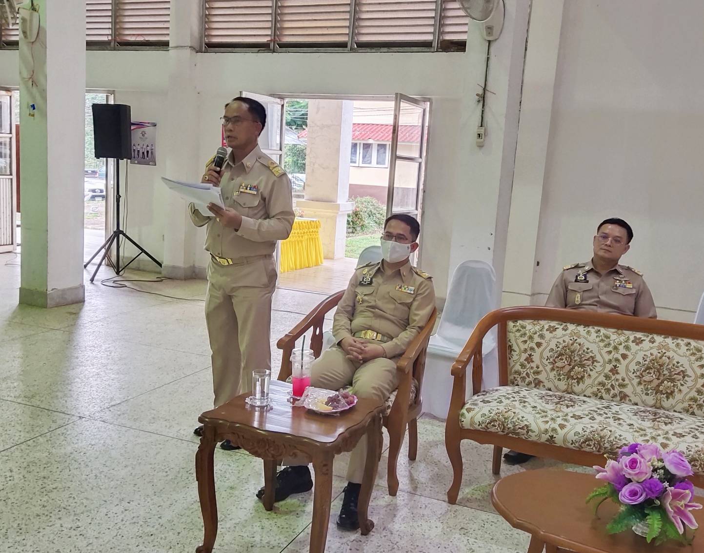 พช..ยโสธร ร่วมตรวจเยี่ยมพบปะกำนัน ผู้ใหญ่บ้าน ฯลฯ  และผู้บริหารองค์กรปกครองส่วนท้องถิ่นในพื้นที่ อำเภอไทยเจริญ