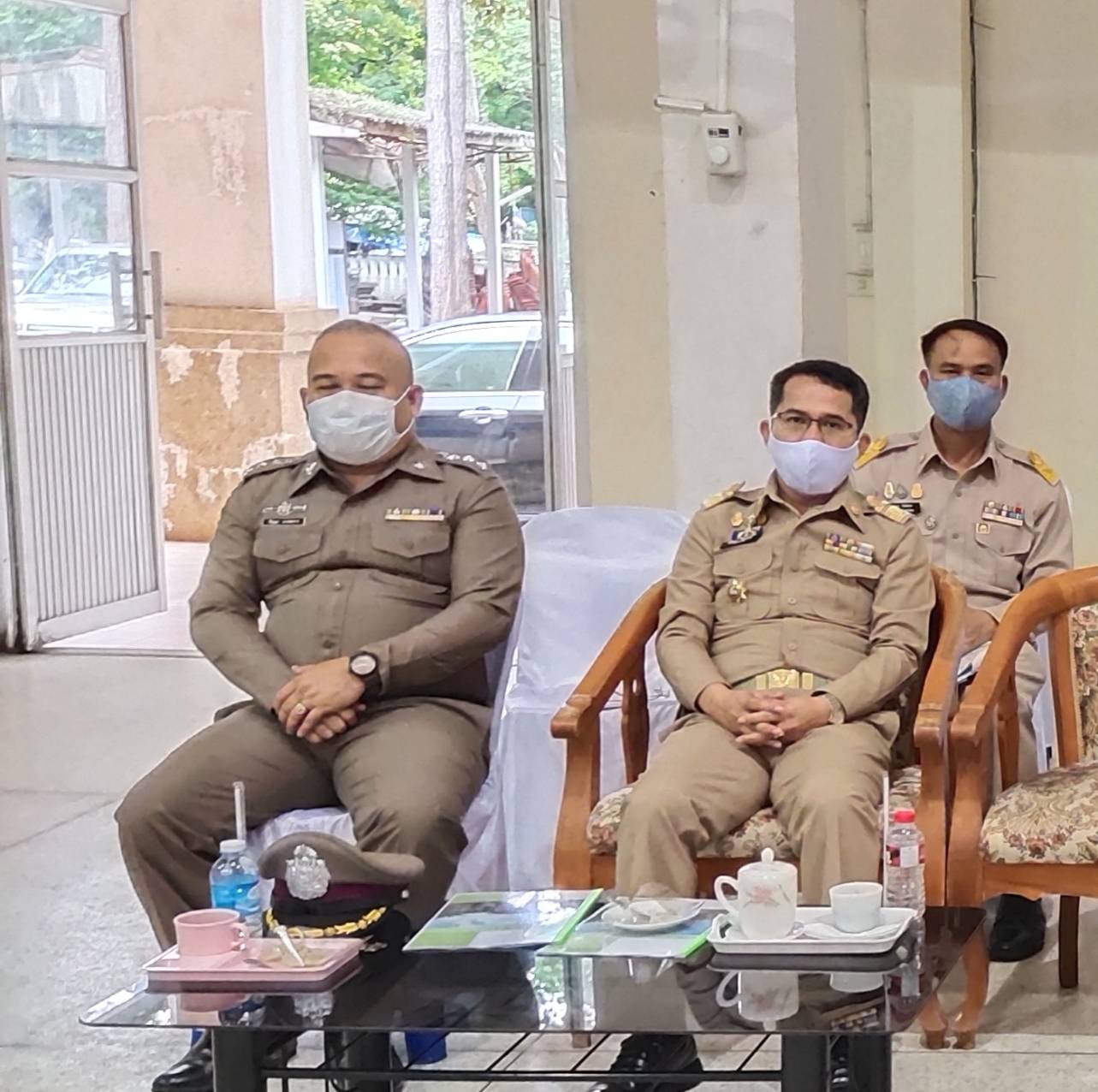 พจ.ยโสธร ร่วมตรวจเยี่ยมพบปะกำนัน ผู้ใหญ่บ้าน ฯลฯ  และผู้บริหารองค์กรปกครองส่วนท้องถิ่นในพื้นที่อำเภอค้อวัง