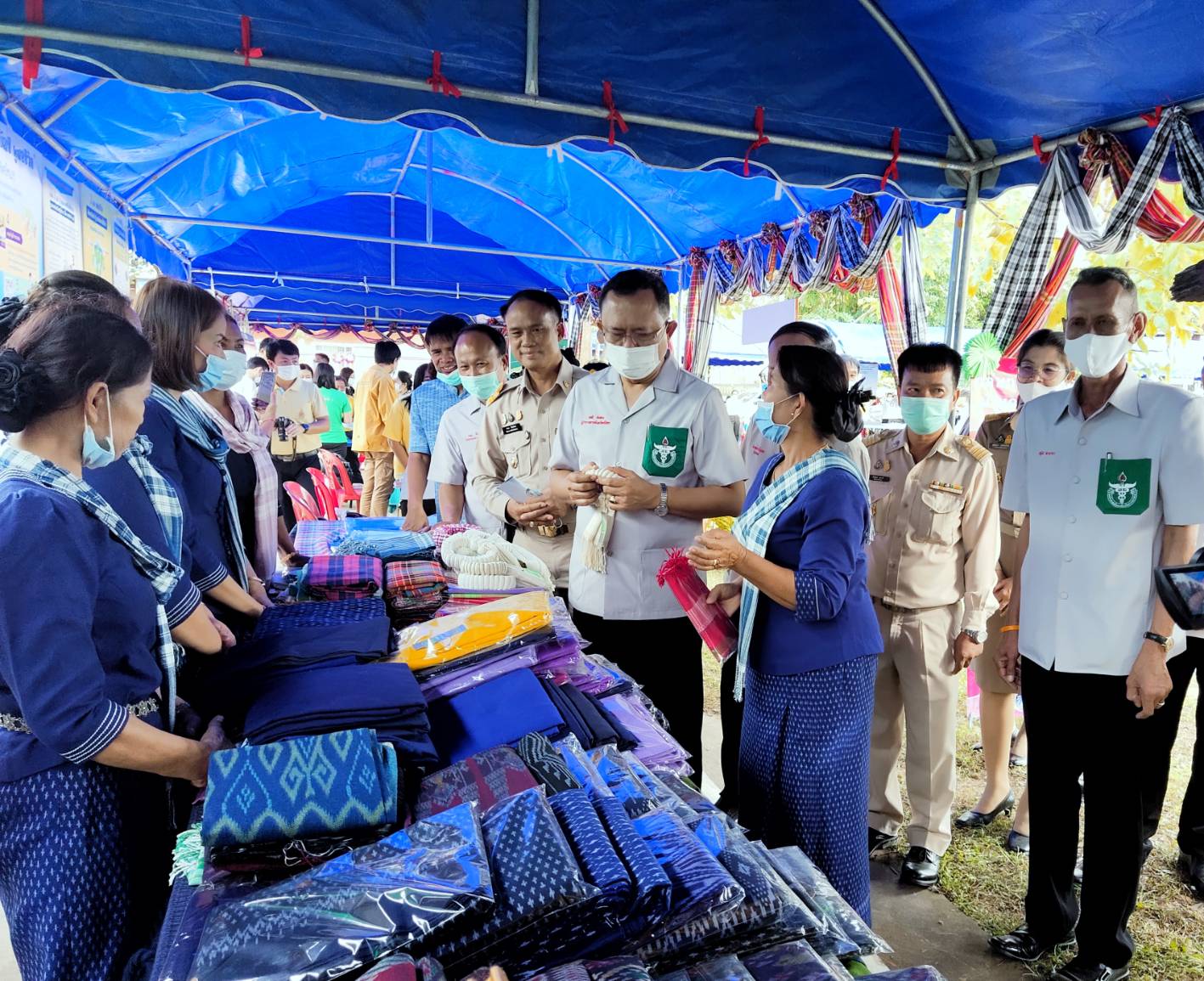 พจ.ยโสธร ร่วมกิจกรรมหน่วยแพทย์อาสาสมเด็จพระศรีนครินทราบรมราชชนนี(พอ.สว) ร่วมกับ โครงการจังหวัดเคลื่อนที่ “เพิ่มรอยยิ้ม เติมความสุข ให้คนยโสธร”