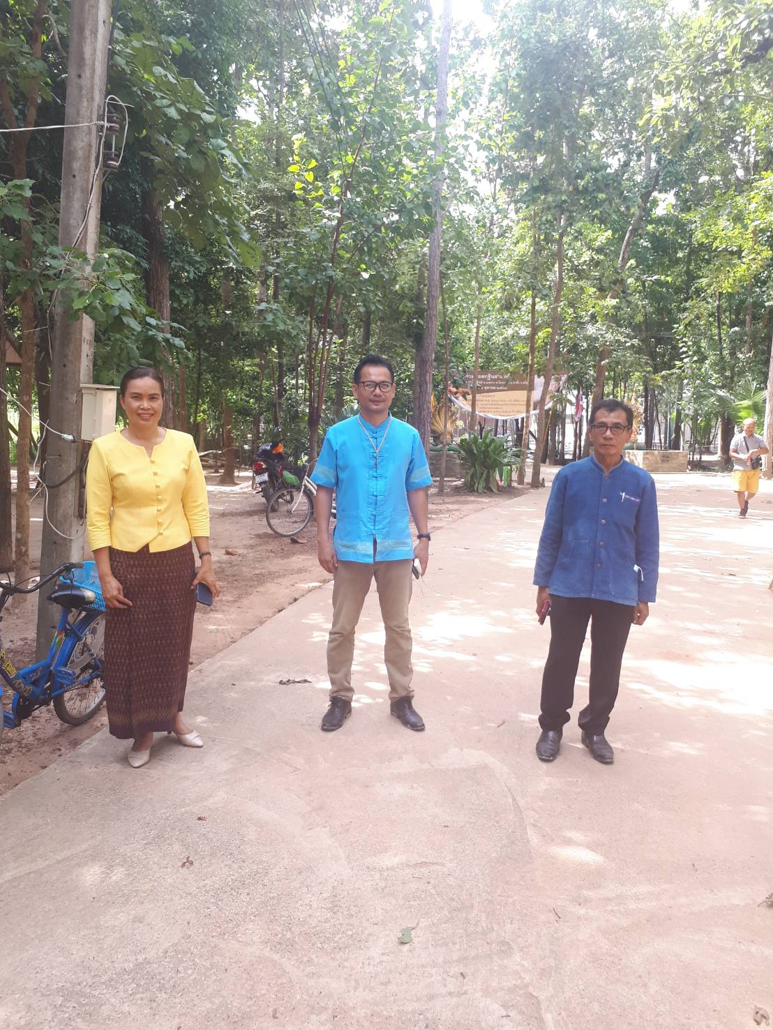 พช.ยโสธร ร่วมเตรียมสถานที่ต้อนรับ ผู้บริหารกรมการพัฒนาชุมชน ณ วัดป่าดงสว่างธรรม