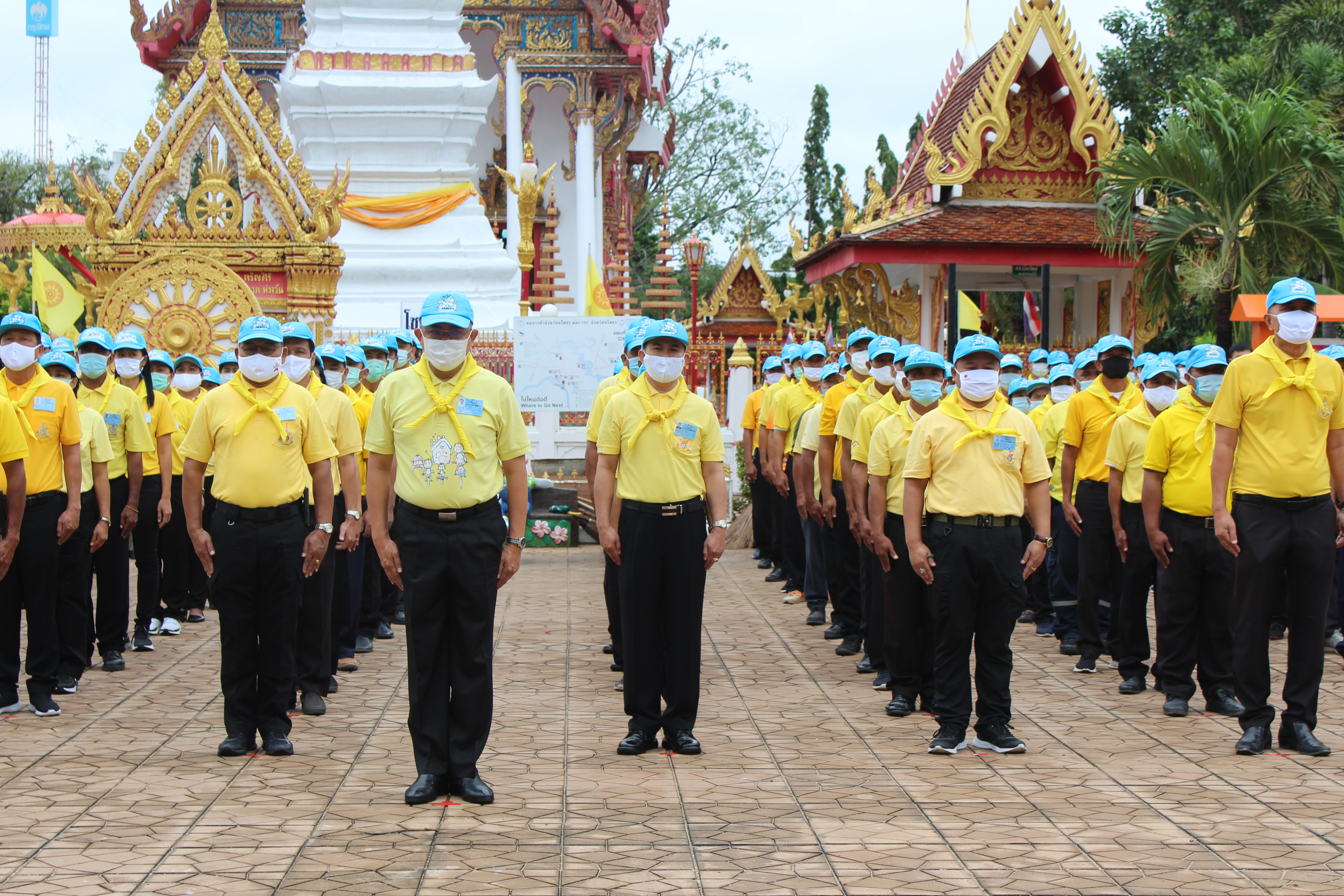 พช.ยโสธร ร่วมกิจกรรมจิตอาสาพัฒนาศาสนสถาน เนื่องในวันคล้าย วันพระบรมราชสมภพ พระบาทสมเด็จพระปรเมนทรมหามงกุฎ  พระจอมเกล้าเจ้าอยู่หัว