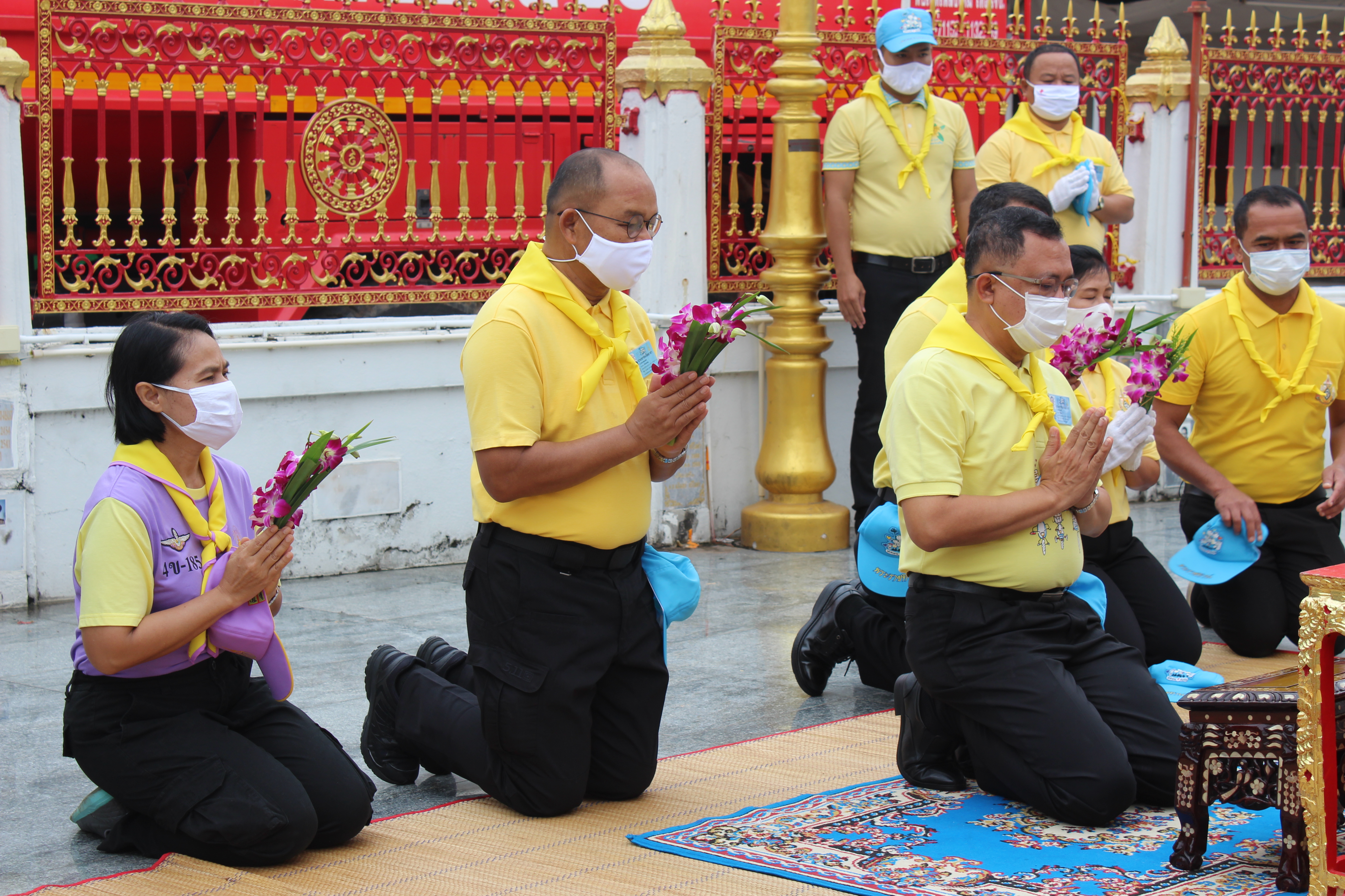 พช.ยโสธร ร่วมกิจกรรมจิตอาสาพัฒนาศาสนสถาน เนื่องในวันคล้าย วันพระบรมราชสมภพ พระบาทสมเด็จพระปรเมนทรมหามงกุฎ  พระจอมเกล้าเจ้าอยู่หัว