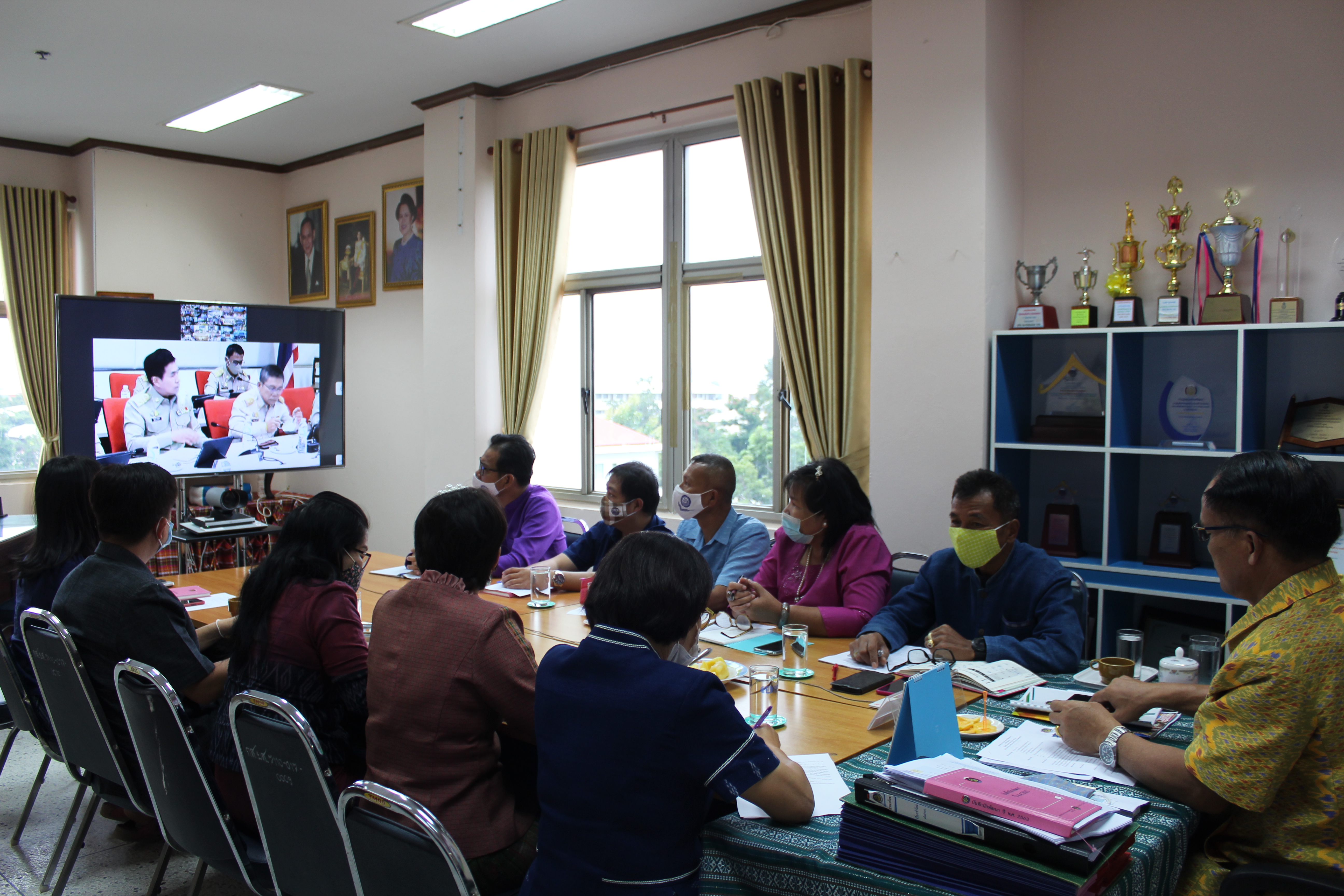พช.ยโสธร ร่วมติดตามรับชมการประชุมกรมการพัฒนาชุมชน  ครั้งที่ 9/2563 ผ่านระบบวีดิทัศน์ทางไกล (Video Conference)