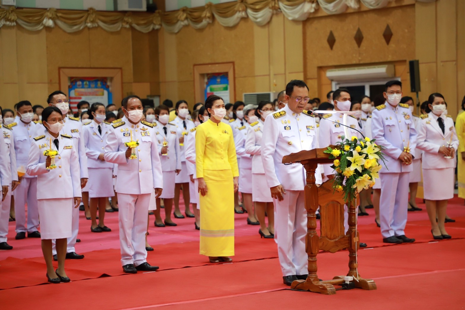 พช.ยโสธร ร่วมพิธีจุดเทียน  เพื่อน้อมรำลึกในพระมหากรุณาธิคุณ พระบาทสมเด็จพระบรมชนกาธิเบศรมหาภูมิพล อดุลยเดชมหาราชบรมนาถบพิตร