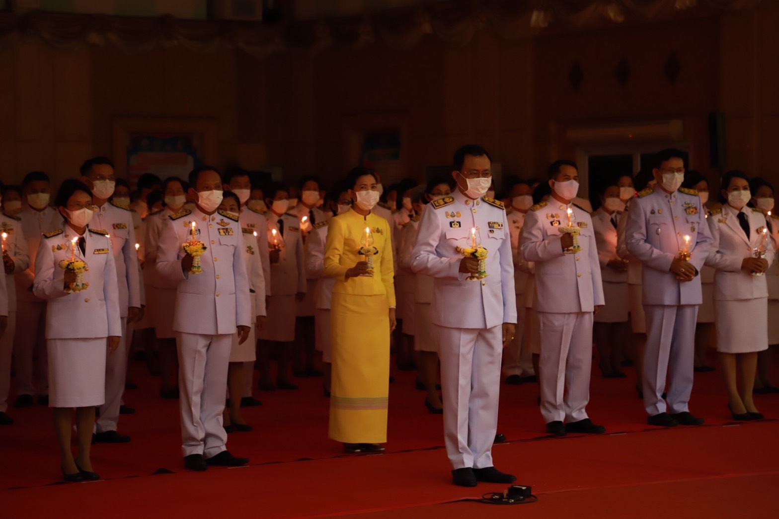 พช.ยโสธร ร่วมพิธีจุดเทียน  เพื่อน้อมรำลึกในพระมหากรุณาธิคุณ พระบาทสมเด็จพระบรมชนกาธิเบศรมหาภูมิพล อดุลยเดชมหาราชบรมนาถบพิตร