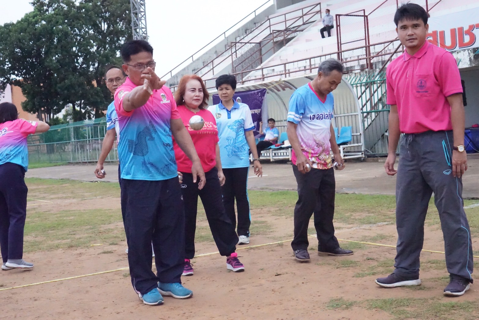 พช.ยโสธร จัดแข่งขันกีฬาฟุตบอลเสริมสร้างความสามัคคีและ เชื่อมความสัมพันธ์ เนื่องในวันสถาปนากรมการพัฒนาชุมชน ครบรอบ 58 ปี