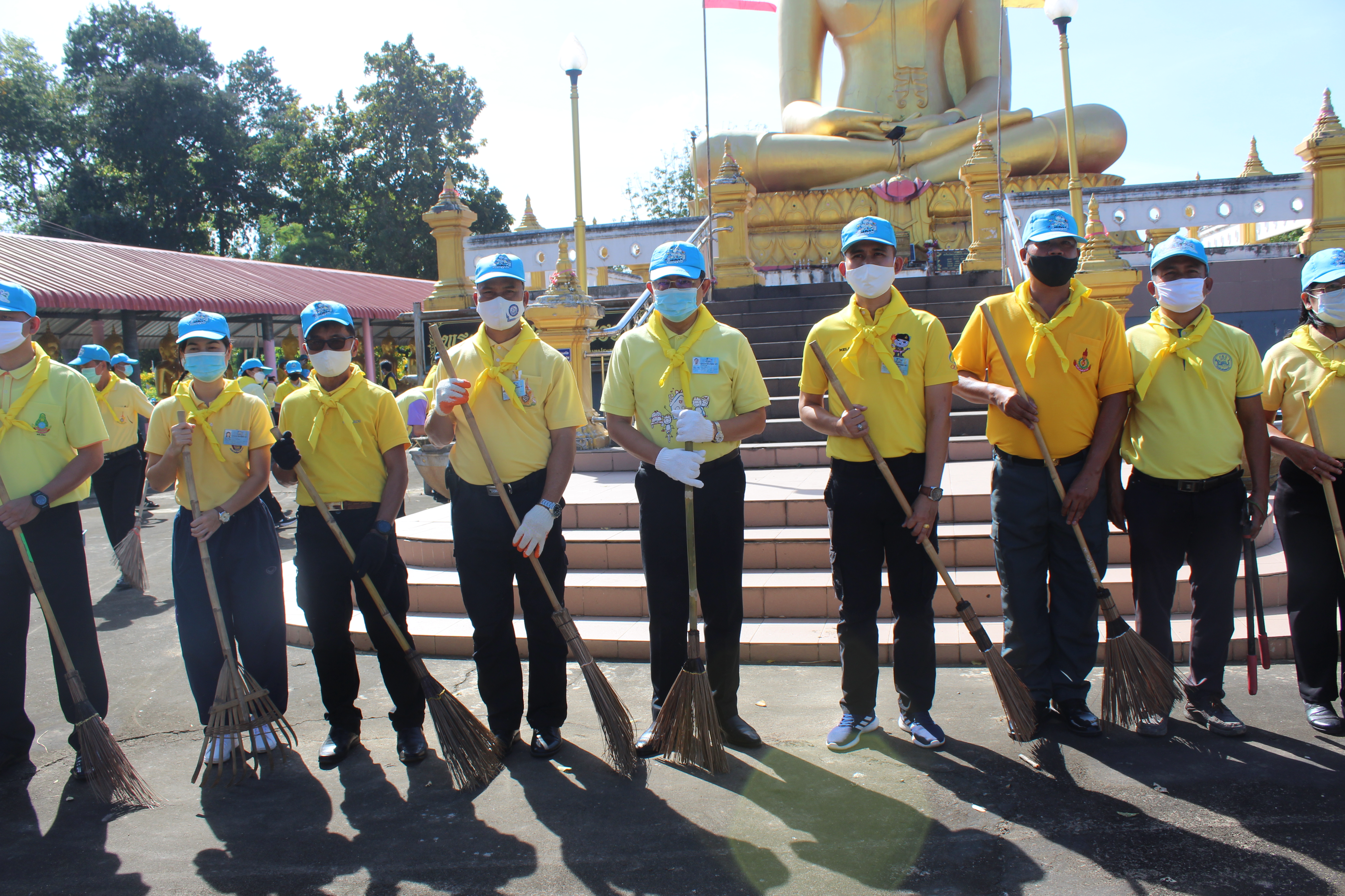 พช.ยโสธร  เข้าร่วมกิจกรรมจิตอาสาพัฒนา เนื่องในวันพระบาทสมเด็จ พระมงกุฎเกล้าเจ้าอยู่หัว