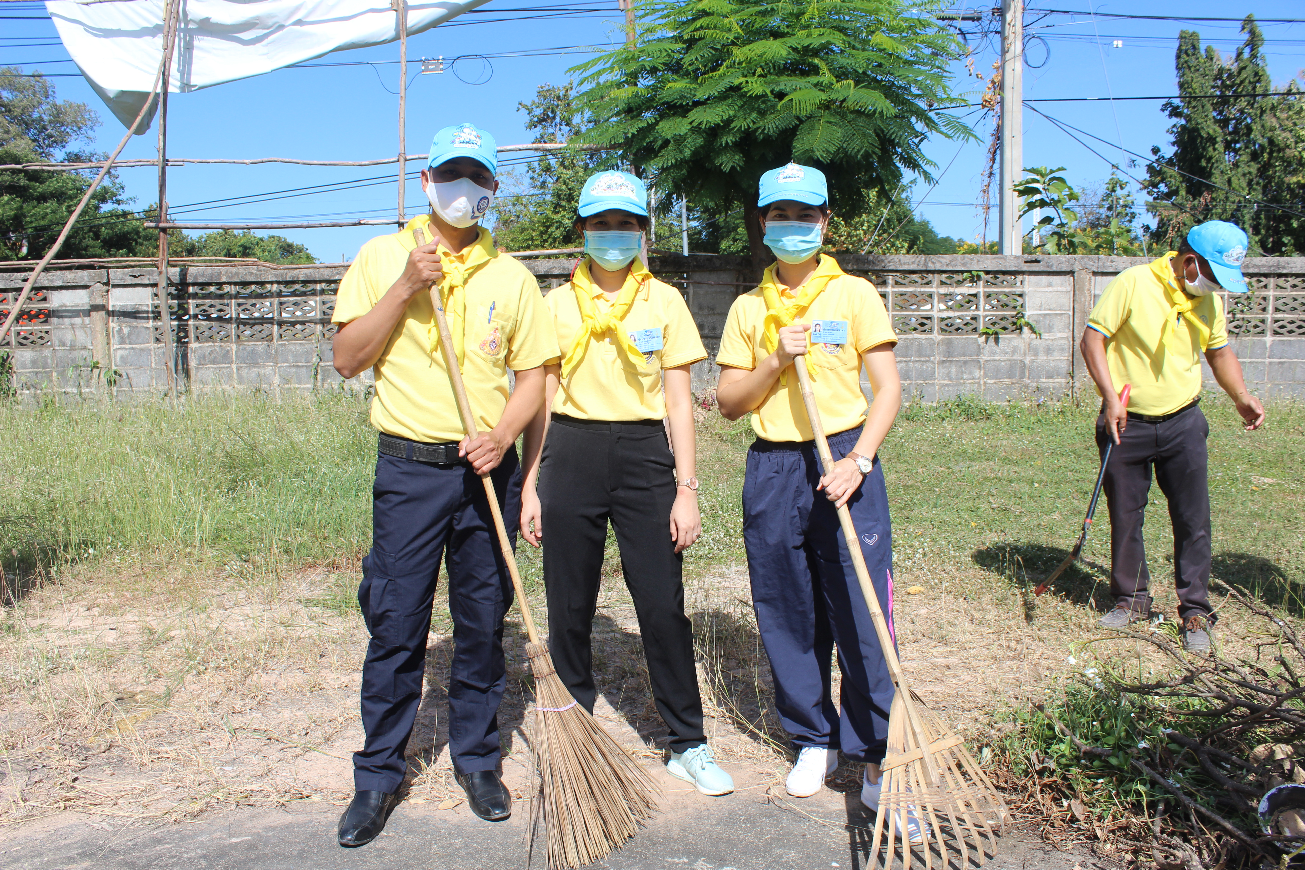 พช.ยโสธร  เข้าร่วมกิจกรรมจิตอาสาพัฒนา เนื่องในวันพระบาทสมเด็จ พระมงกุฎเกล้าเจ้าอยู่หัว