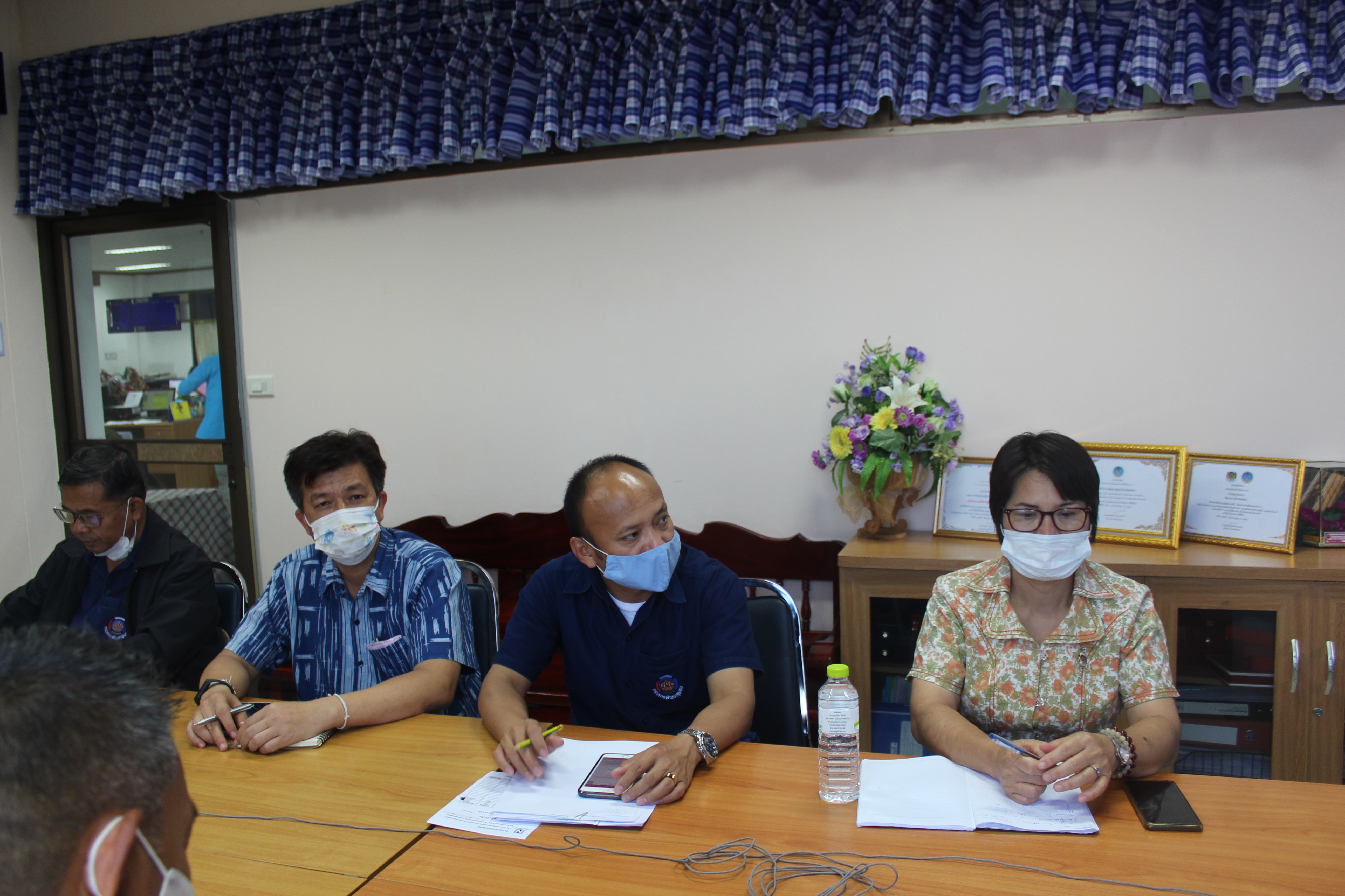 พช.ยโสธร ร่วมประชุมชี้แจงการขับเคลื่อนโครงการพัฒนาพื้นที่ต้นแบบ การพัฒนาคุณภาพชีวิตตามหลักทฤษฎีใหม่ประยุกต์สู่ “โคก หนอง นา โมเดล” ผ่านระบบวีดีโอทางไกล (Video Conference)