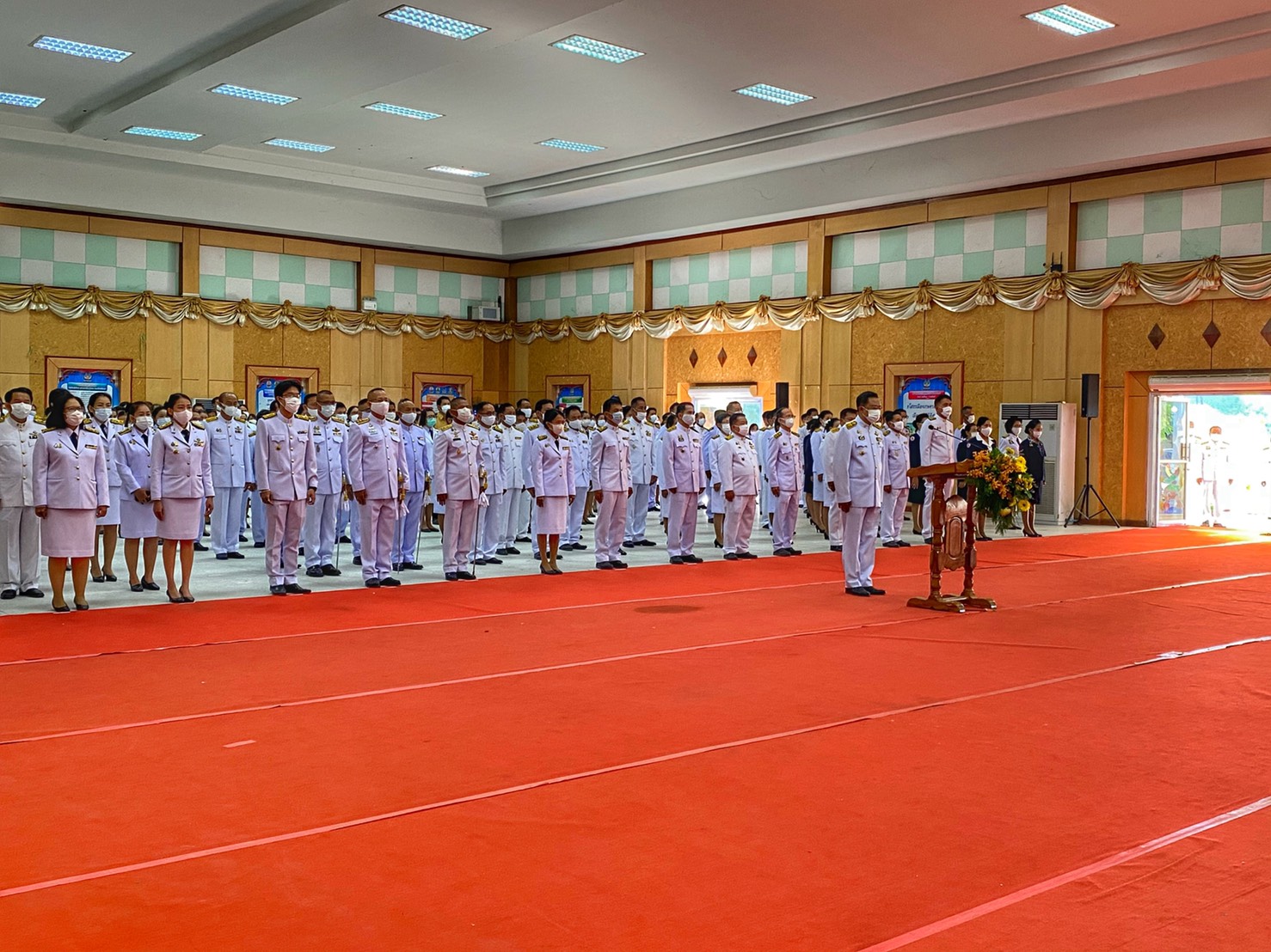 พช.ยโสธร ร่วมพิธีถวายราชสักการะวางพานพุ่มดอกไม้สด ถวายแด่พระบาทสมเด็จพระบรมชนกาธิเบศร มหาภูมิพลอดุลเดชมหาราช บรมนาถบพิตร เนื่องในวันพระบิดาแห่งฝนหลวง ประจำปี 2563