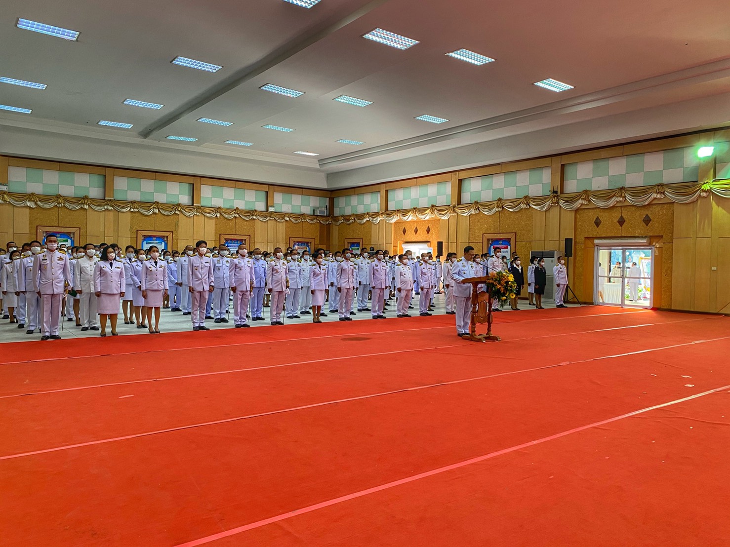 พช.ยโสธร ร่วมพิธีถวายราชสักการะวางพานพุ่มดอกไม้สด ถวายแด่พระบาทสมเด็จพระบรมชนกาธิเบศร มหาภูมิพลอดุลเดชมหาราช บรมนาถบพิตร เนื่องในวันพระบิดาแห่งฝนหลวง ประจำปี 2563