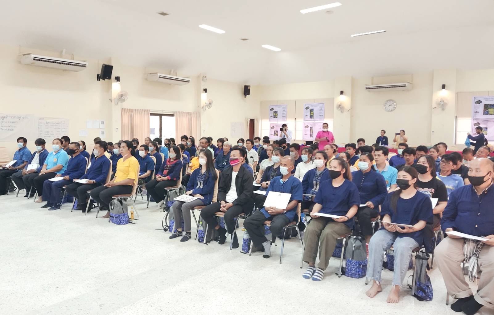 พจ.ยโสธร ร่วมพิธีมอบวุฒิบัตรผู้ผ่านการอบรมตามโครงการพัฒนาพื้นที่ต้นแบบการพัฒนาคุณภาพชีวิตตามหลักทฤษฎีใหม่ประยุกต์สู่ “โคก หนอง นาโมเดล”