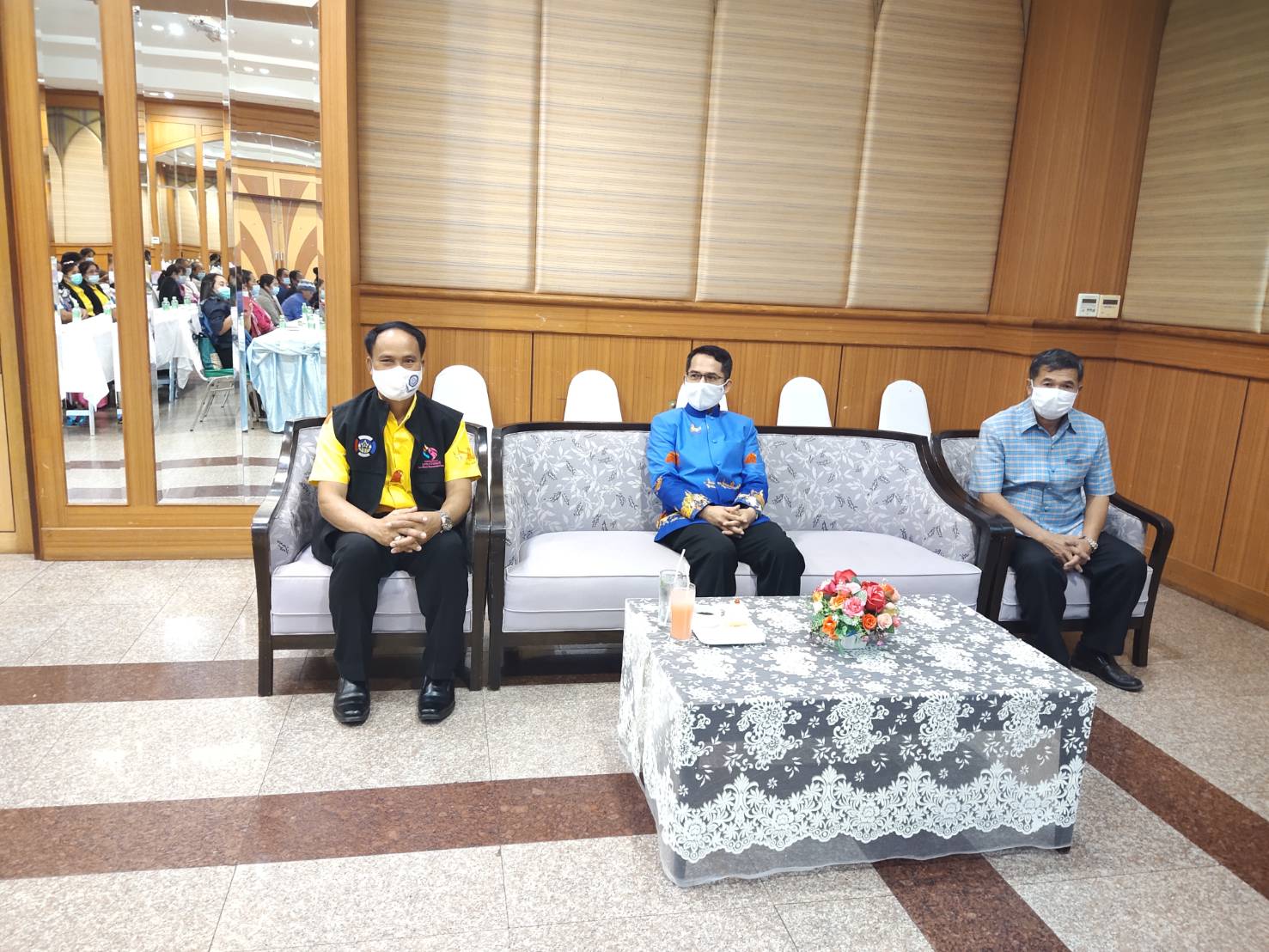 พช.ยโสธร เปิดโครงการพัฒนาทักษะอาชีพแก่สมาชิกกองทุนพัฒนาบทบาทสตรี และบรรยายการดำเนินงานกองทุนพัฒนาบทบาทสตรี