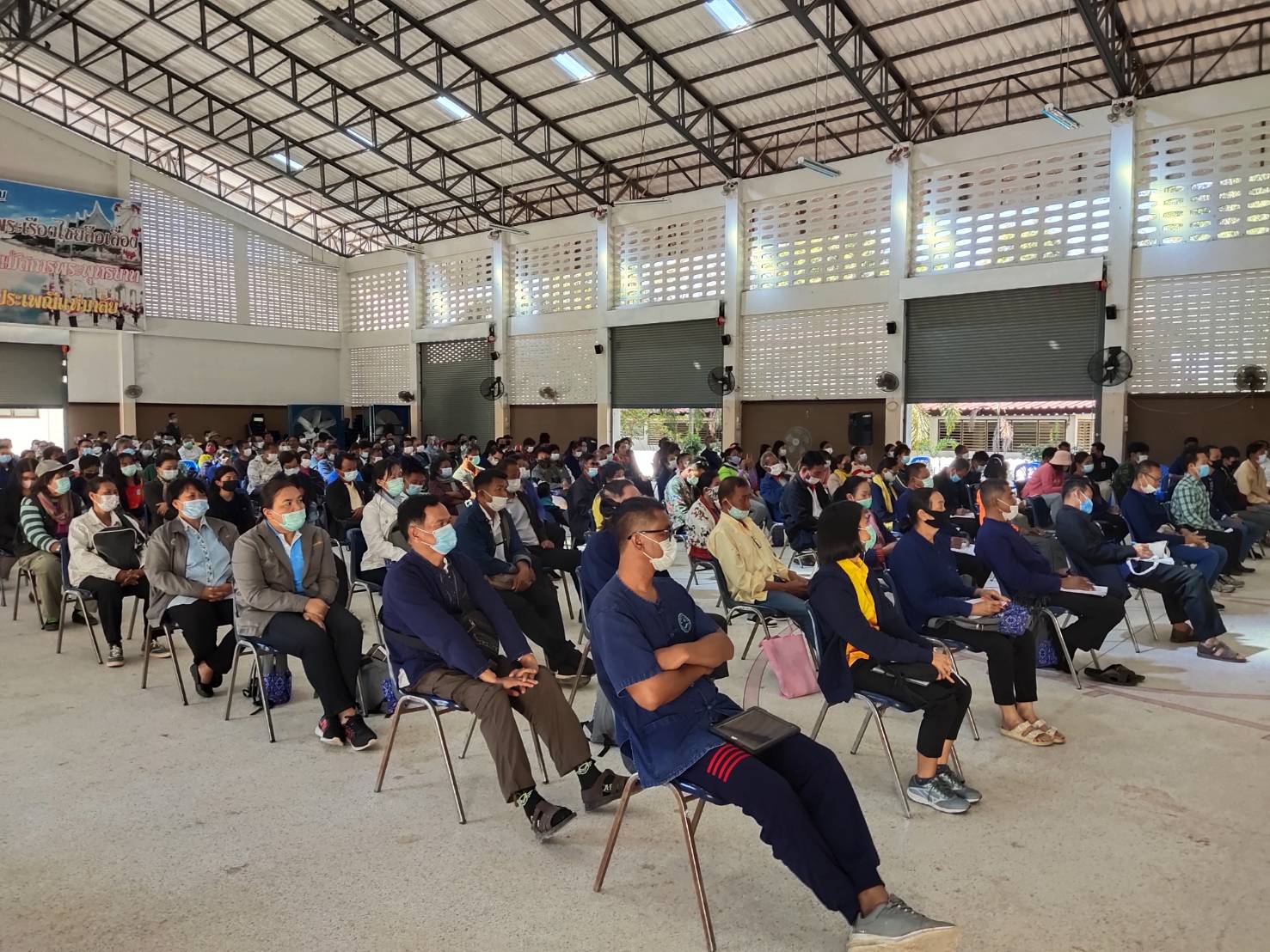 พจ.ยโสธร ร่วมประชุมชี้แจงสร้างความเข้าใจพนักงานจ้างเหมาบริการตามโครงการ “โคก หนอง นา โมเดล”