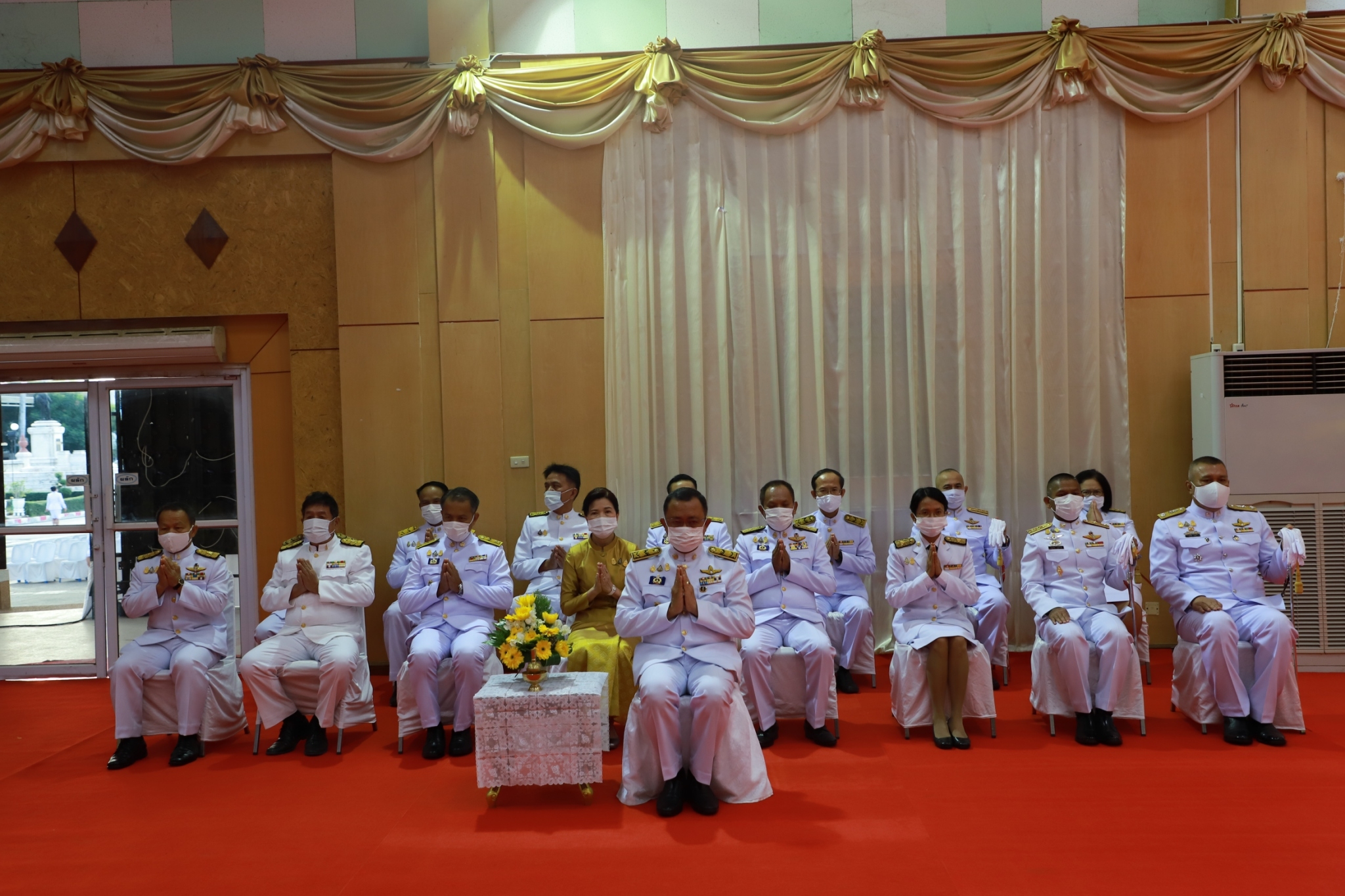 พช.ยโสธร ร่วมพิธีทำบุญตักบาตรถวายพระราชกุศล เนื่องในวันคล้ายวันพระบรมราชสมภพ พระบาทสมเด็จพระบรมชนกาธิเบศร มหาภูมิพลอดุลยเดชมหาราช บรมนาถบพิตร