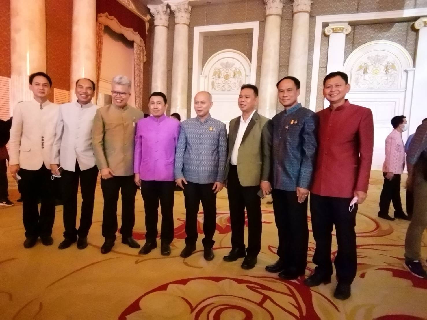 พช.ยโสธร ร่วมพิธีเปิดงานกาล่าไนท์  สืบสานภูมิปัญญา OTOP ผ้าไทย