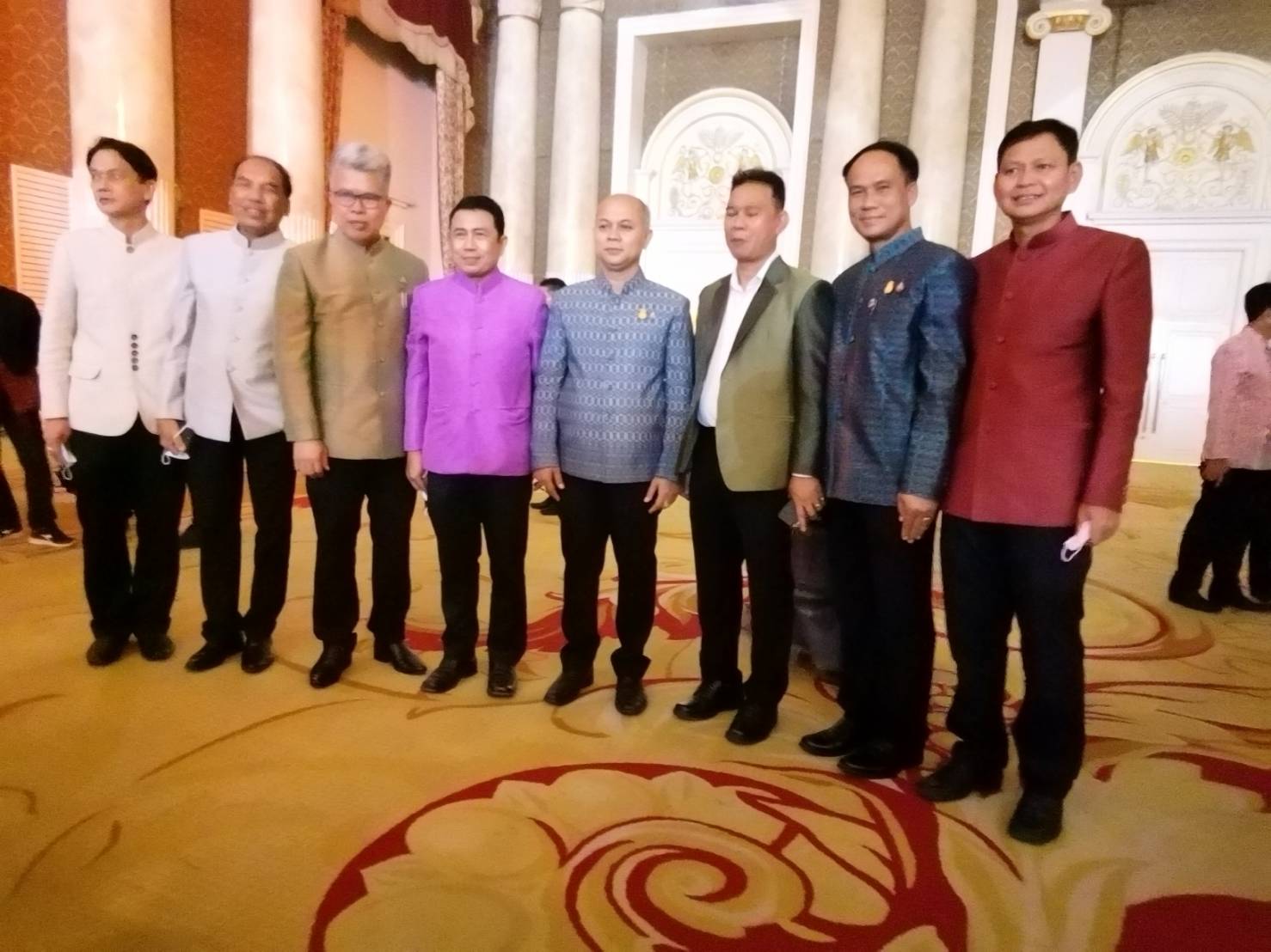 พช.ยโสธร ร่วมพิธีเปิดงานกาล่าไนท์  สืบสานภูมิปัญญา OTOP ผ้าไทย