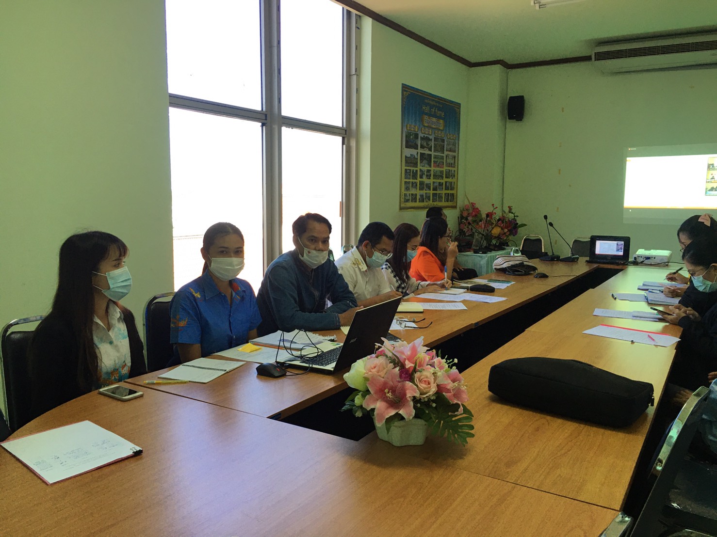 พช.ยโสธร ร่วมประชุมออนไลน์ผ่าน Application Zoom  ครั้งที่ 2/2563 ของสภากาชาดไทย