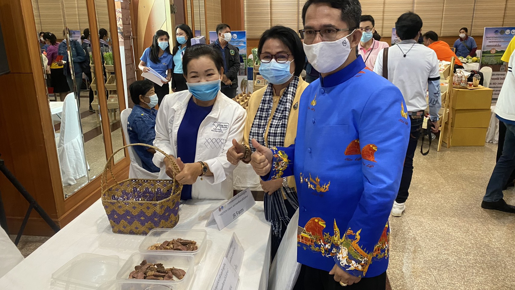 พช.ยโสธร ร่วมเป็นเกียรติพิธีเปิดงานประชุมเจรจาการค้า และจับคู่ธุรกิจ Yasothon Oganic และร่วมลงขันชวนกันทำนา