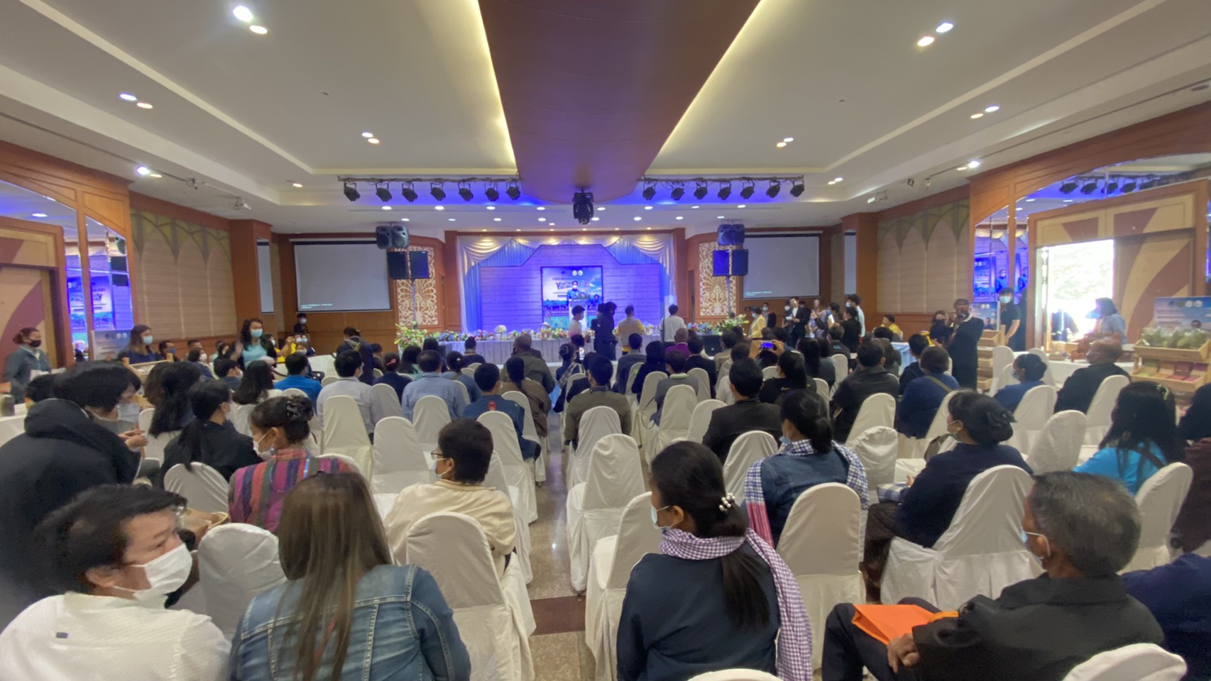 พช.ยโสธร ร่วมเป็นเกียรติพิธีเปิดงานประชุมเจรจาการค้า และจับคู่ธุรกิจ Yasothon Oganic และร่วมลงขันชวนกันทำนา