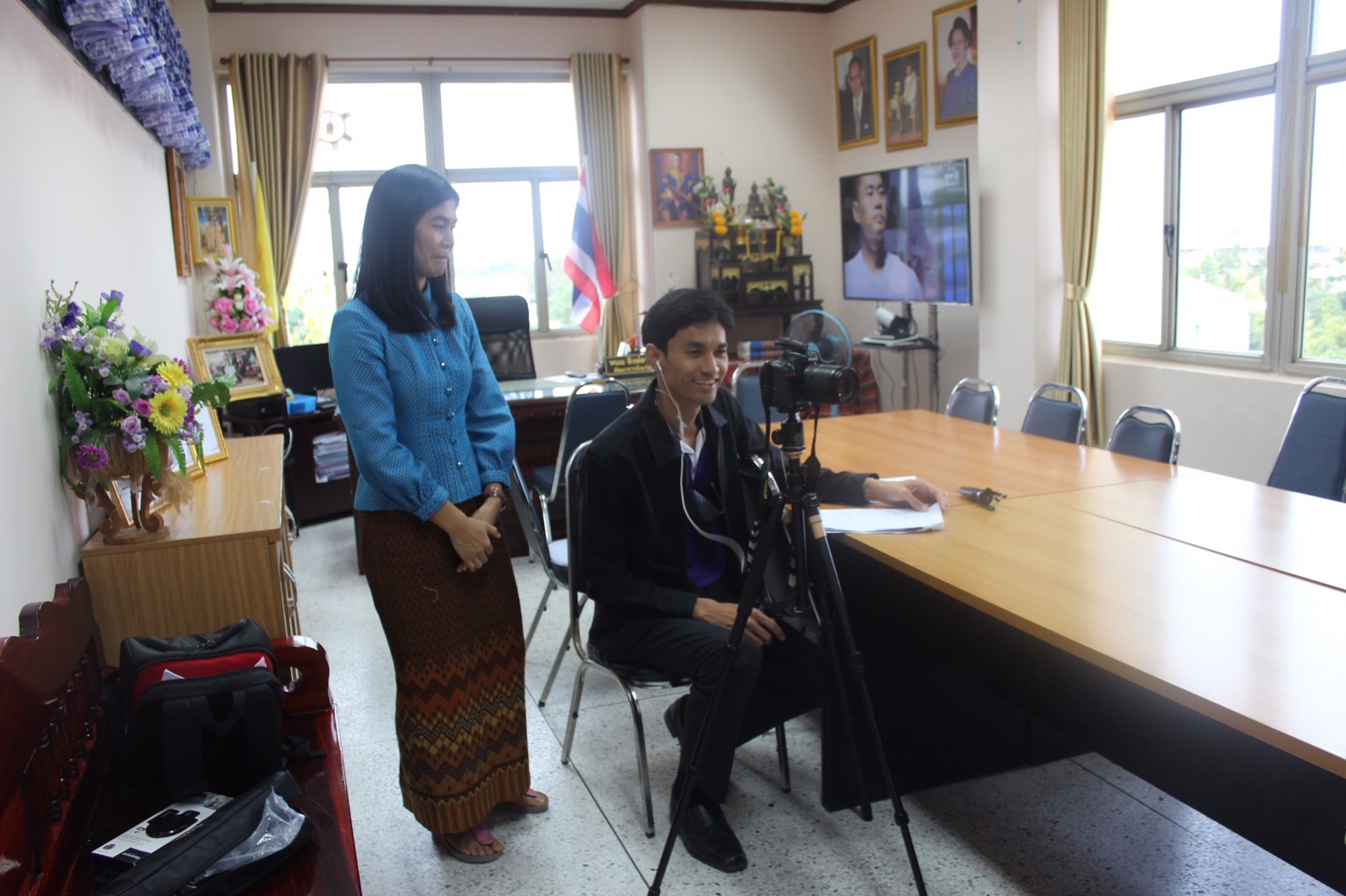 พช.ยโสธร ให้สัมภาษณ์ในประเด็นหัวข้อโครงการพัฒนาพื้นที่ต้นแบบ  การพัฒนาคุณภาพชีวิตตามหลักทฤษฎีใหม่ ประยุกต์สู่ “ โคก หนองนา โมเดล ” จังหวัดยโสธร ในช่วงอยู่ดีมีแฮงกับโคก หนอง นา โมเดล