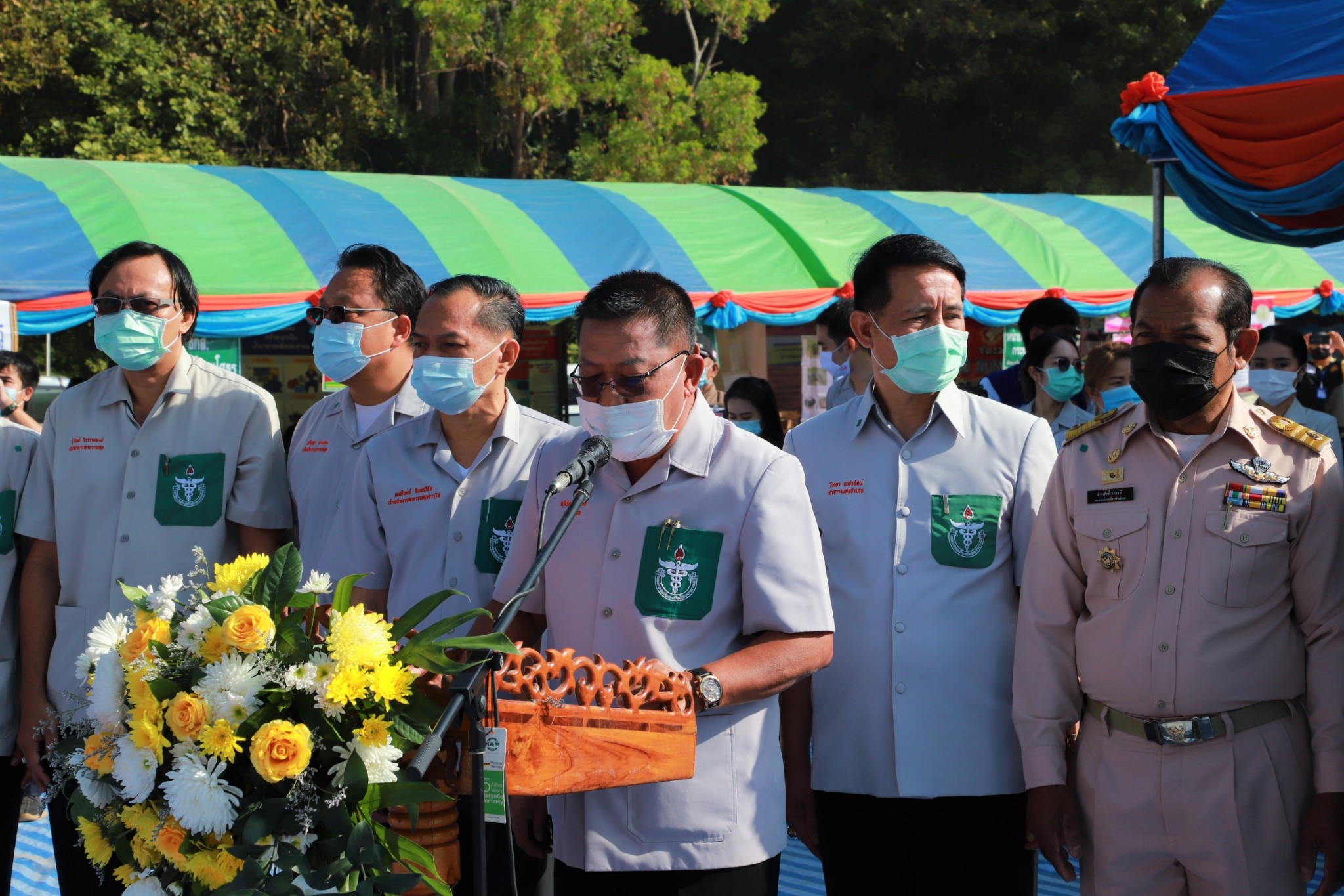 พจ.ยโสธร ร่วมกิจกรรมหน่วยแพทย์อาสาสมเด็จพระศรีนครินทราบรมราชชนนี (พอ.สว.) ร่วมกับ โครงการจังหวัดเคลื่อนที่ “เพิ่มรอยยิ้ม เติมความสุข ให้คนยโสธร” ครั้งที่ 4 ประจำปีงบประมาณ พ.ศ. 2564 จ.ยโสธร