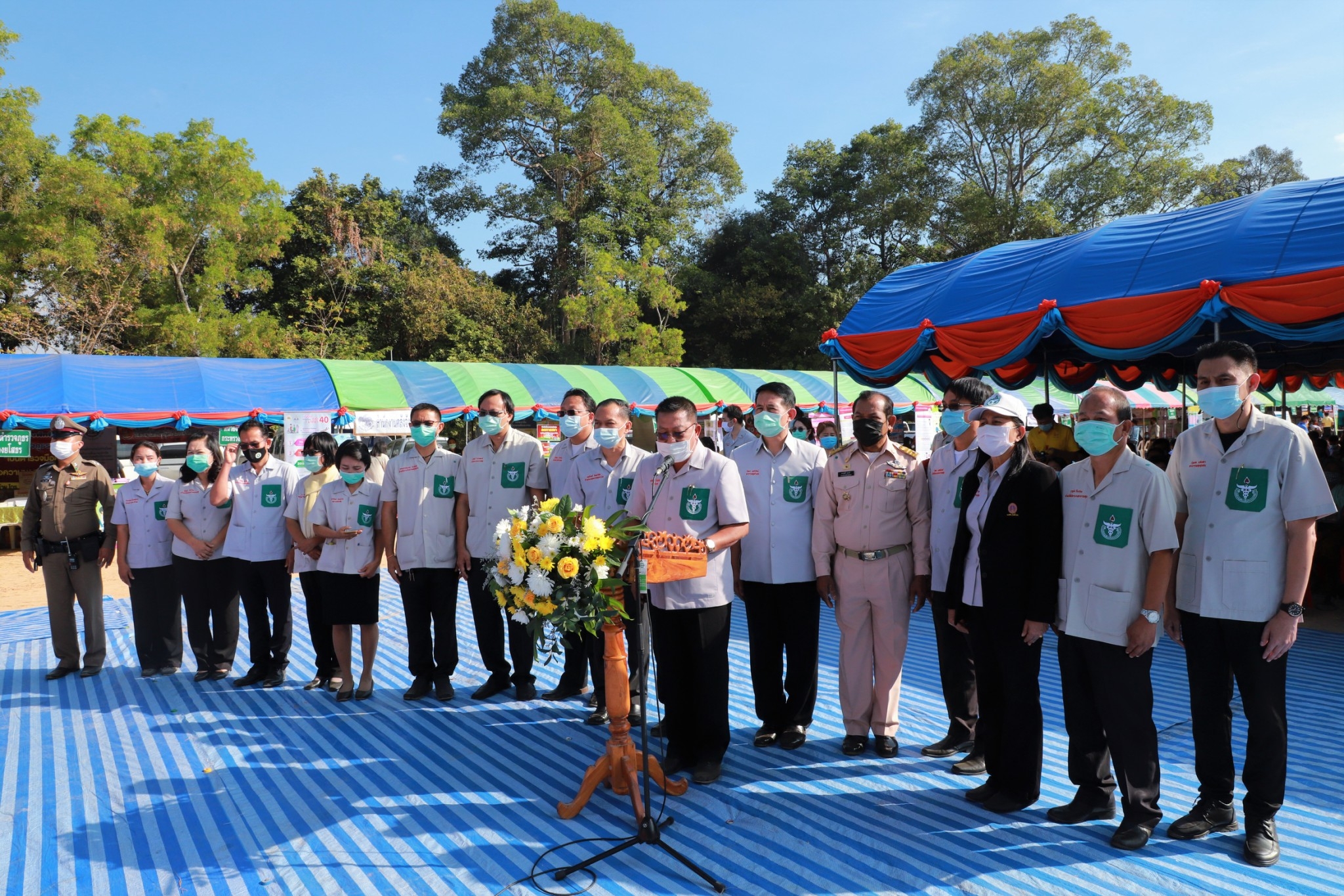 พจ.ยโสธร ร่วมกิจกรรมหน่วยแพทย์อาสาสมเด็จพระศรีนครินทราบรมราชชนนี (พอ.สว.) ร่วมกับ โครงการจังหวัดเคลื่อนที่ “เพิ่มรอยยิ้ม เติมความสุข ให้คนยโสธร” ครั้งที่ 4 ประจำปีงบประมาณ พ.ศ. 2564 จ.ยโสธร