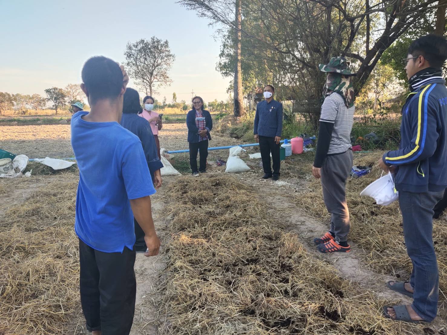 พจ.ยโสธร ลงพื้นที่อำเภอป่าติ้ว เพื่อติดตามการดำเนินงานและร่วมพบปะ ให้คำแนะนำ ในการขับเคลื่อนโครงการ “โคก หนอง นา โมเดล”