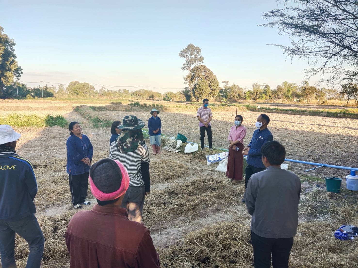 พจ.ยโสธร ลงพื้นที่อำเภอป่าติ้ว เพื่อติดตามการดำเนินงานและร่วมพบปะ ให้คำแนะนำ ในการขับเคลื่อนโครงการ “โคก หนอง นา โมเดล”